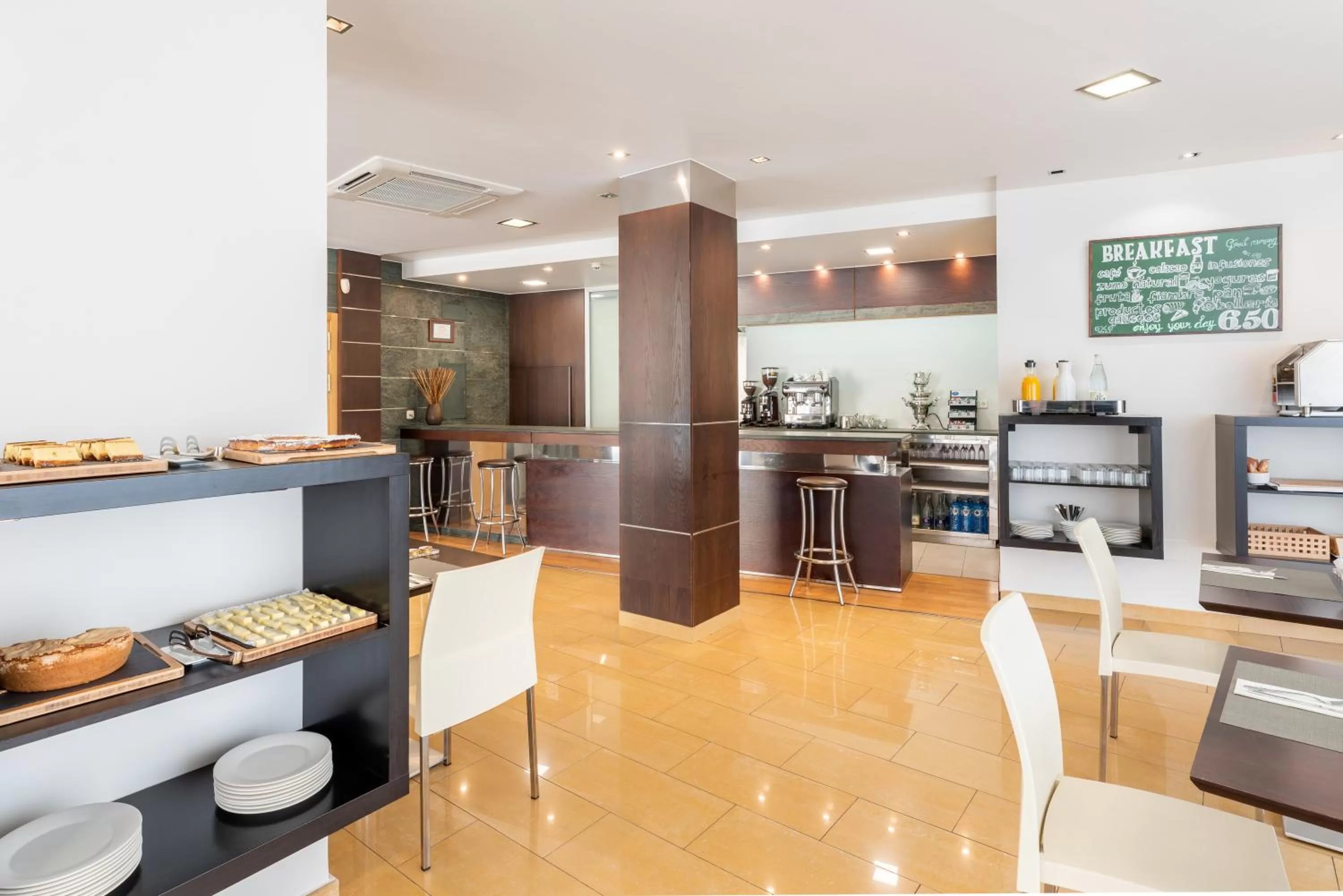 Lounge or bar in Exe Puerta San Pedro