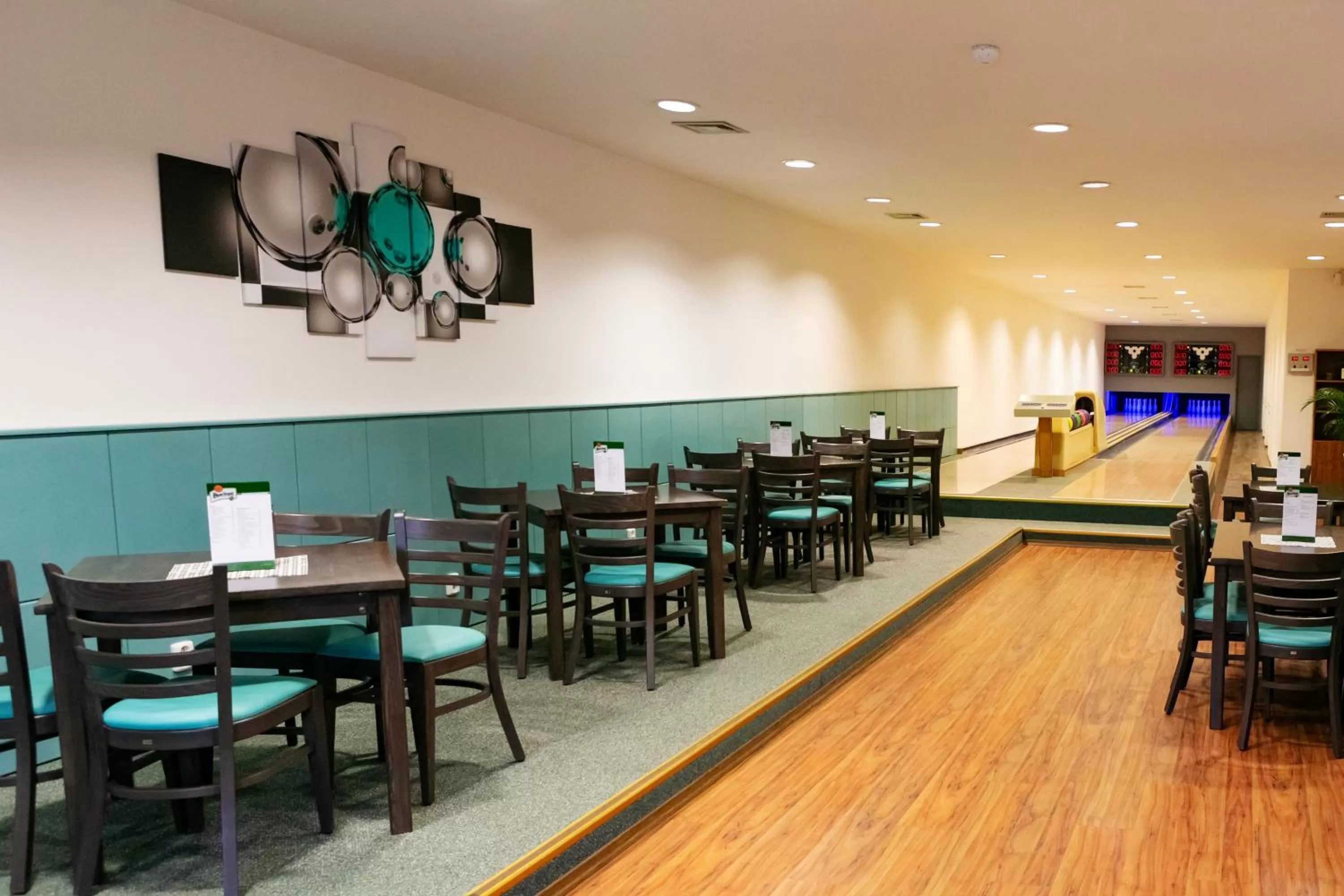 Bowling in Hotel Bon