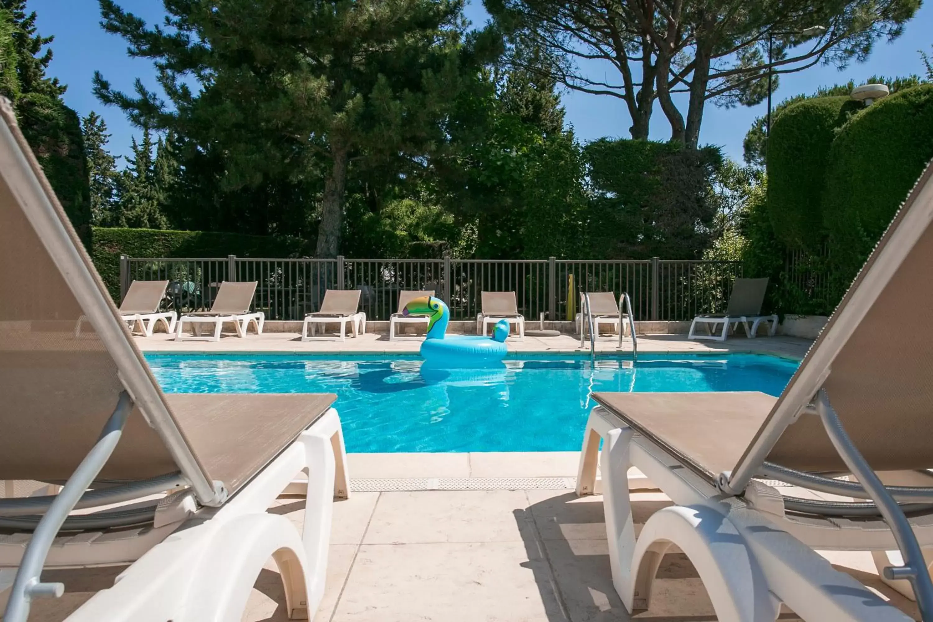 Swimming Pool in ibis Avignon Sud