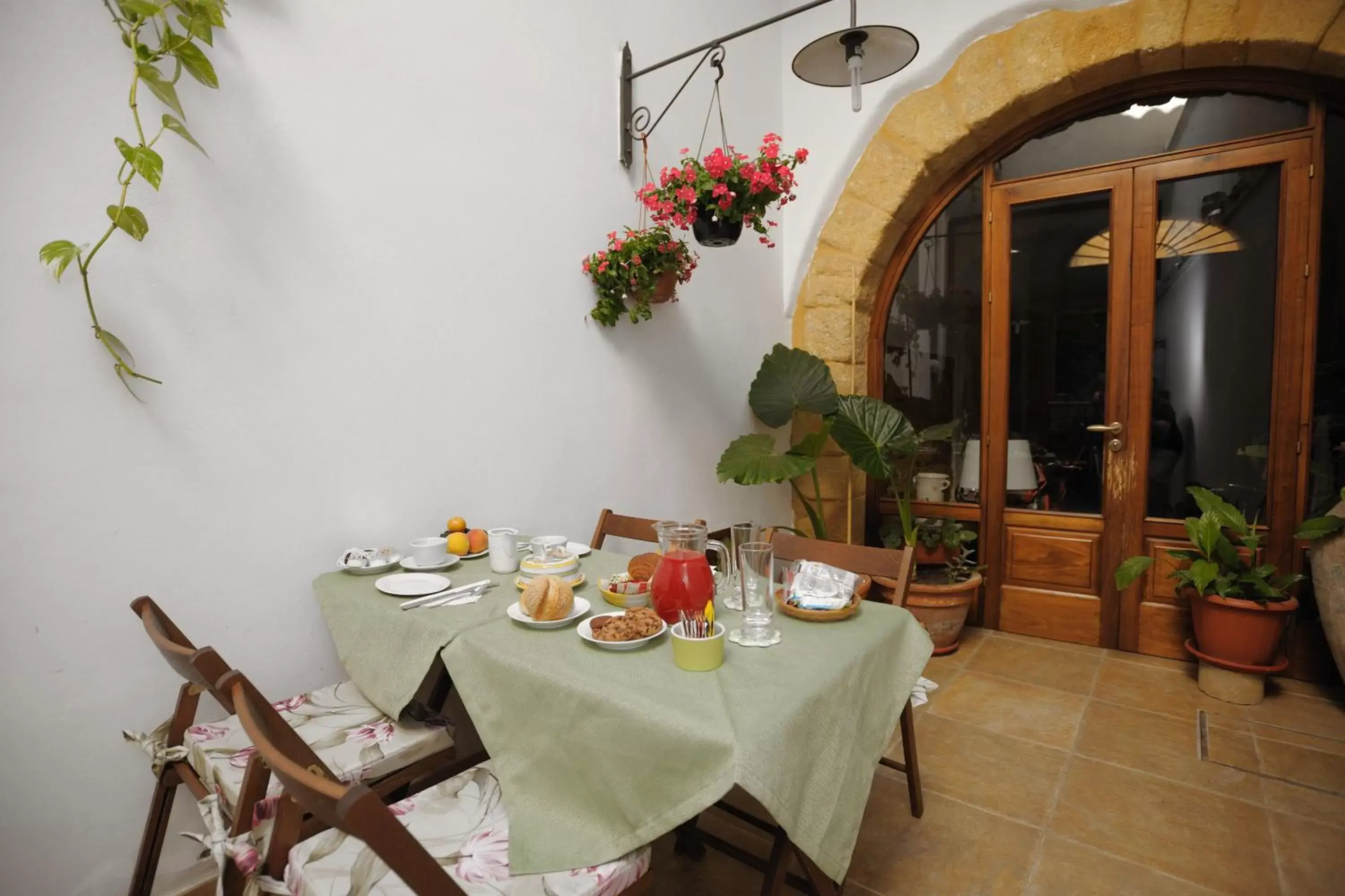 Patio, Restaurant/Places to Eat in Arco Ubriaco