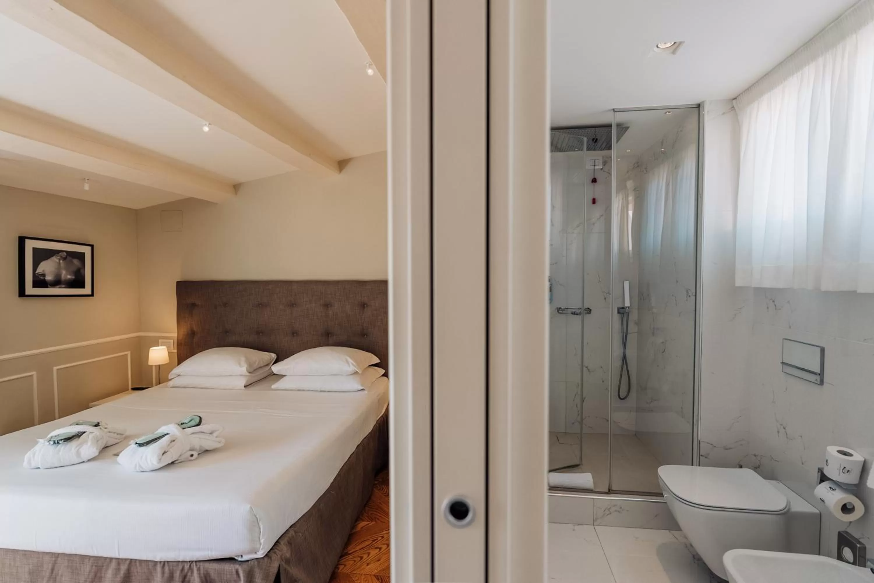Bathroom, Bed in Locanda della Posta Boutique Hotel