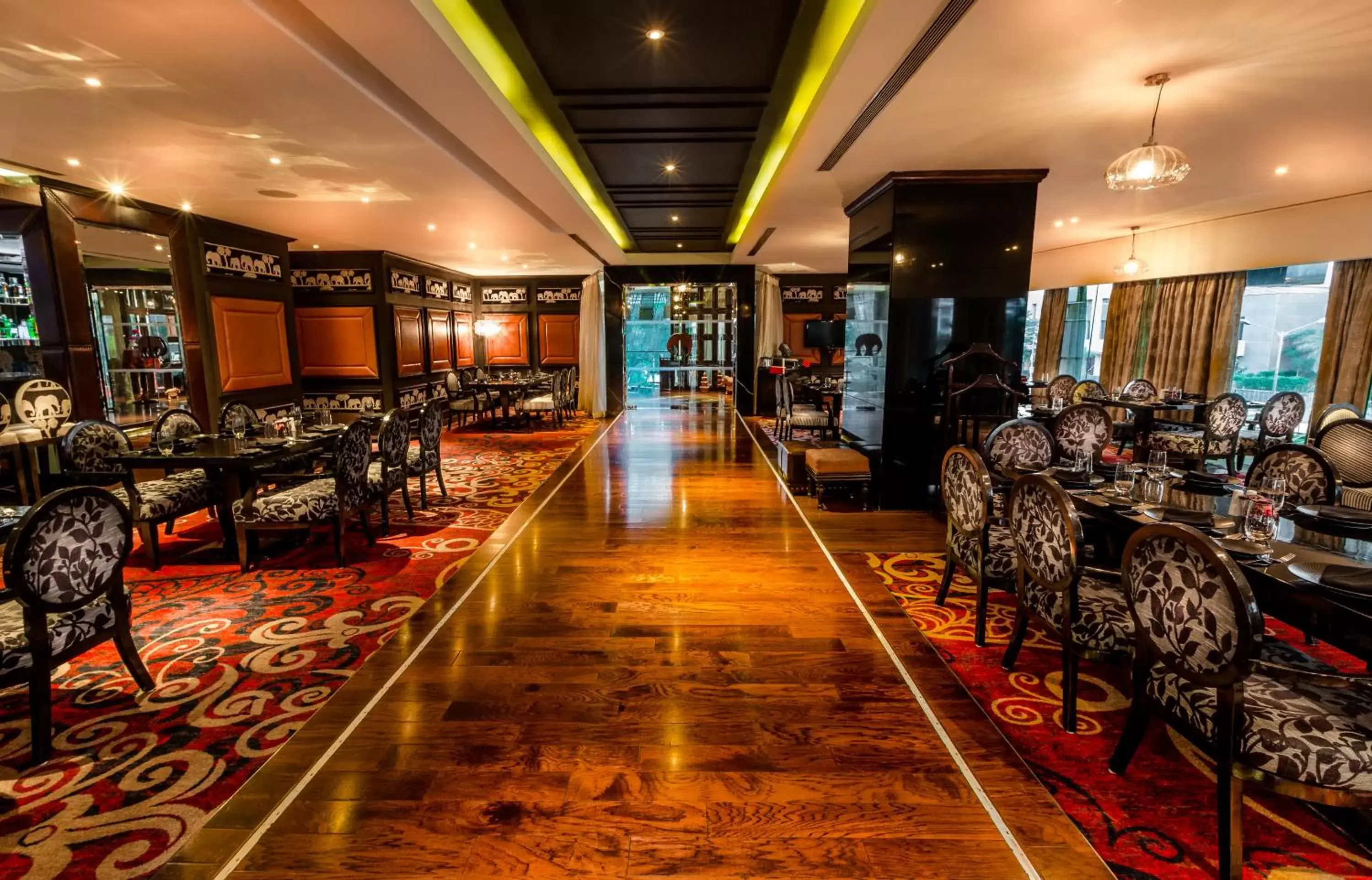 Restaurant/places to eat in Sofitel Mumbai BKC