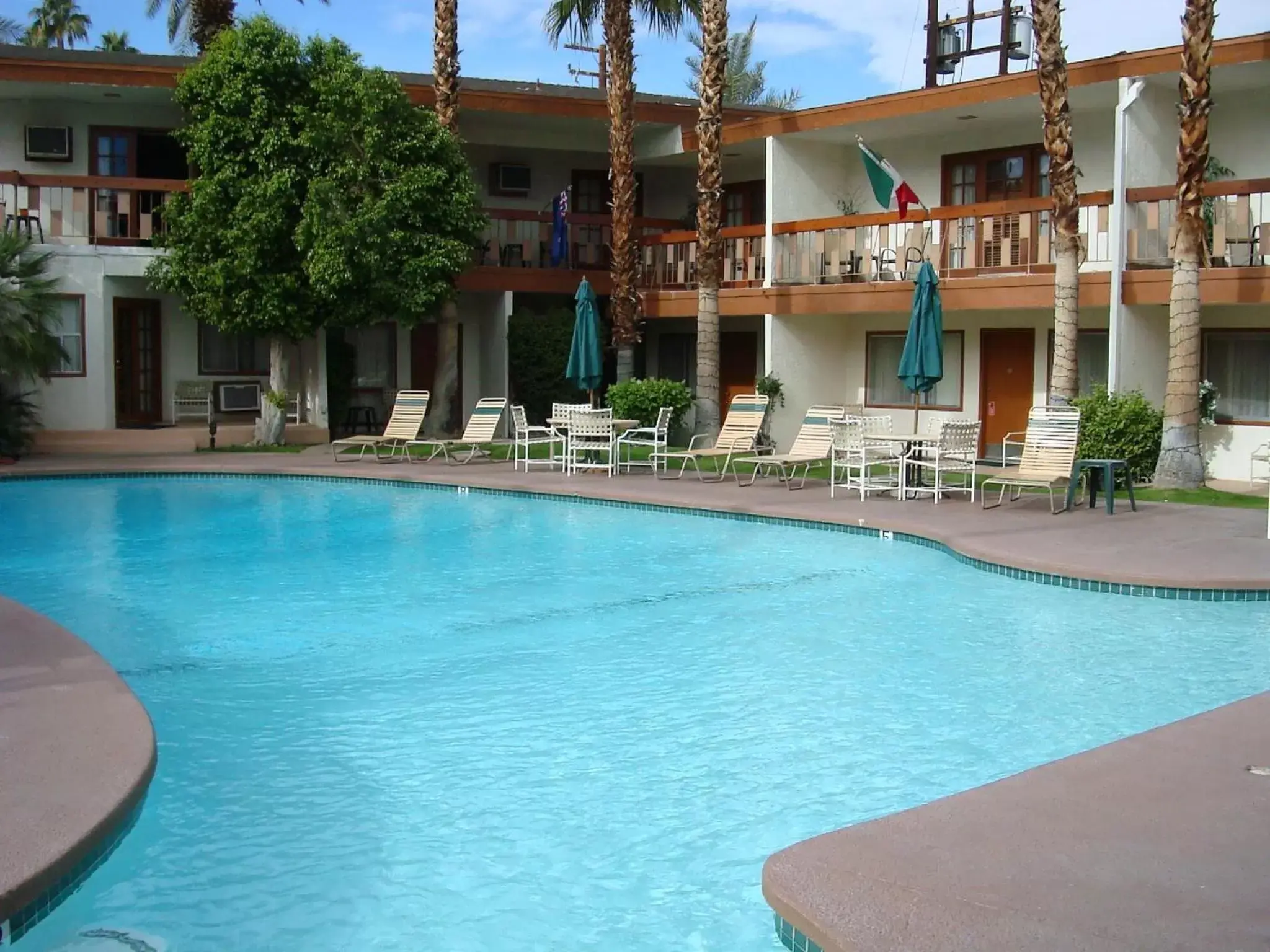 Swimming pool, Property Building in The Inn at Deep Canyon