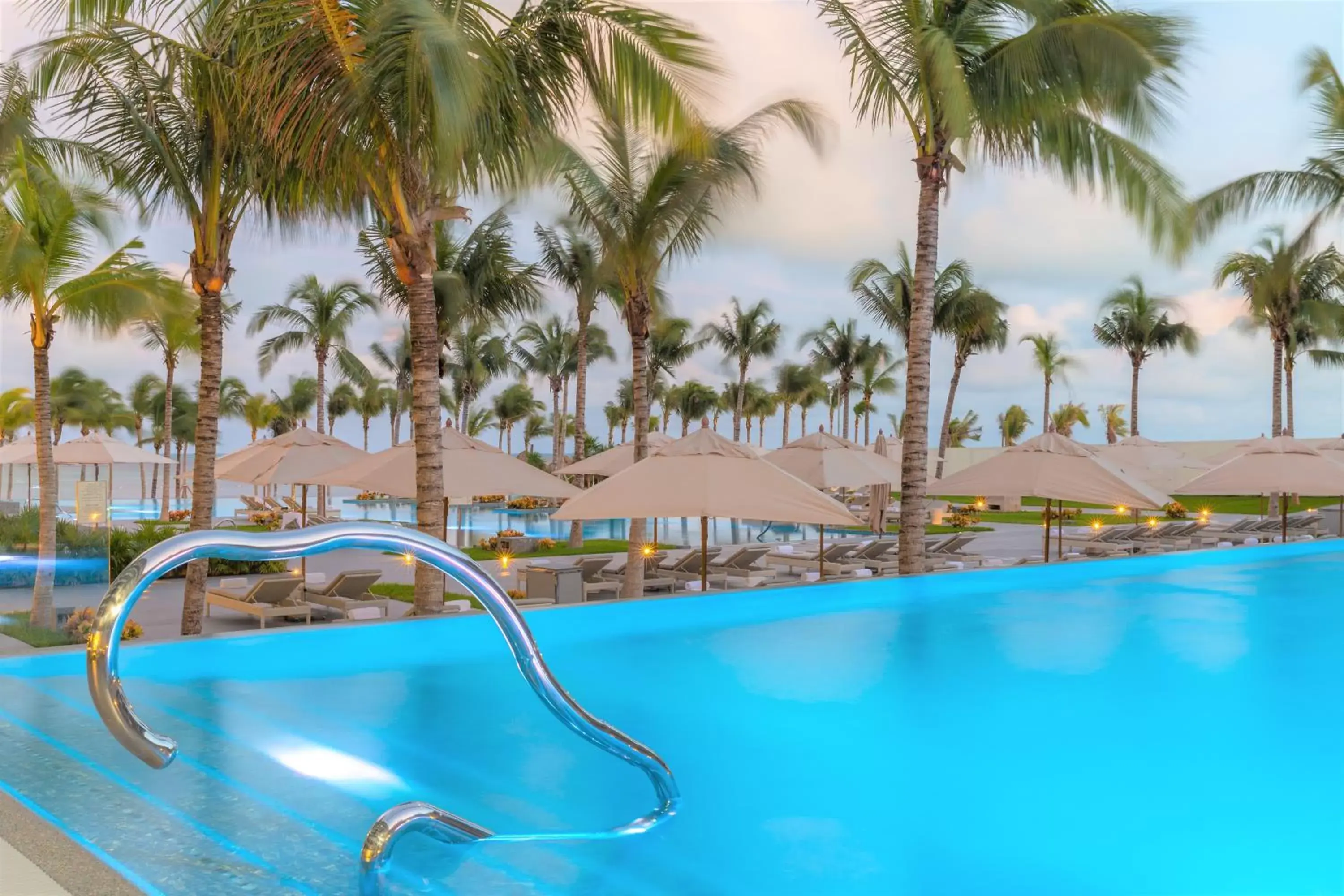 Pool view, Swimming Pool in Garza Blanca Resort & Spa Cancun