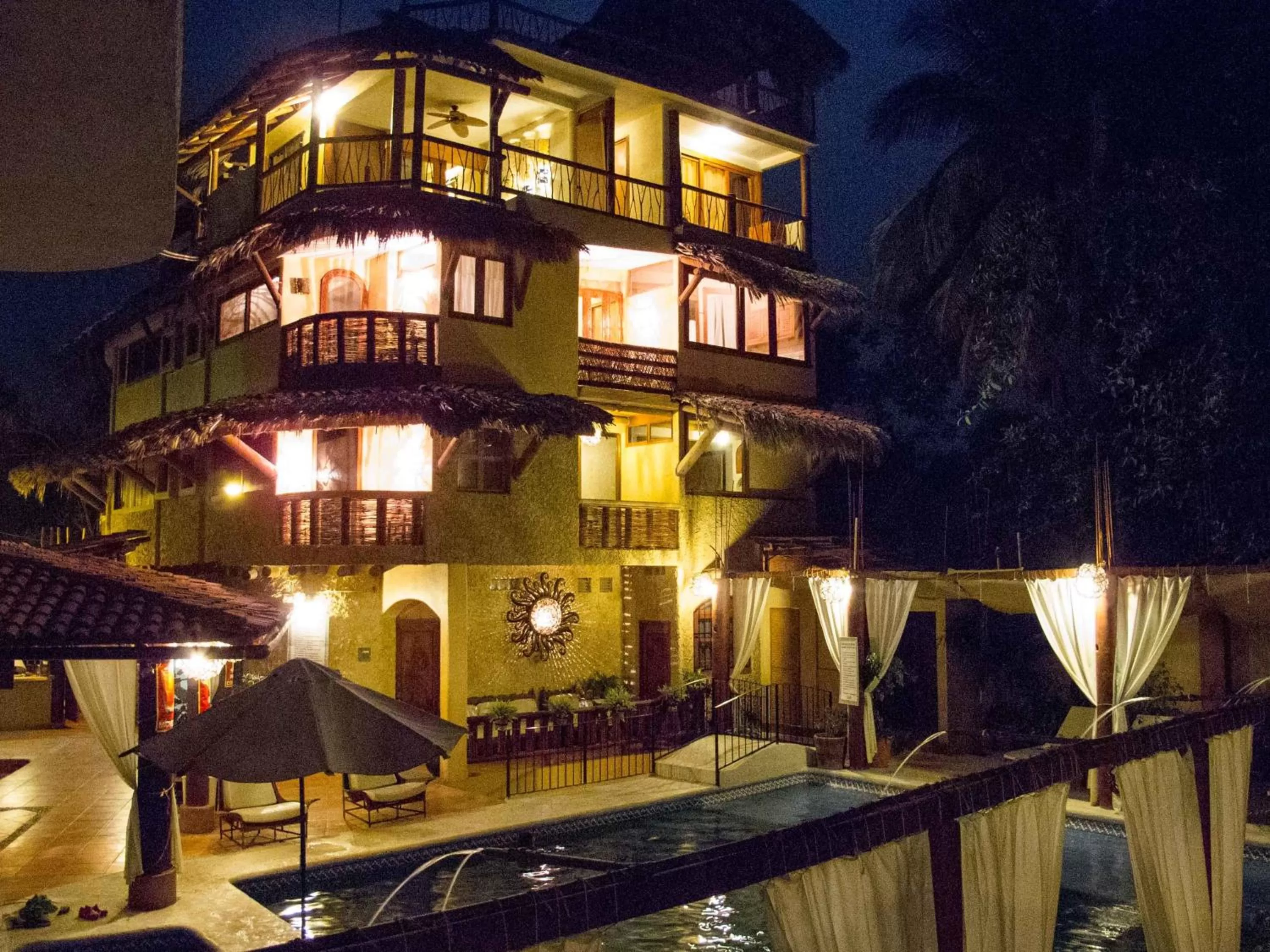 Facade/entrance, Property Building in Hotel Villas Las Azucenas