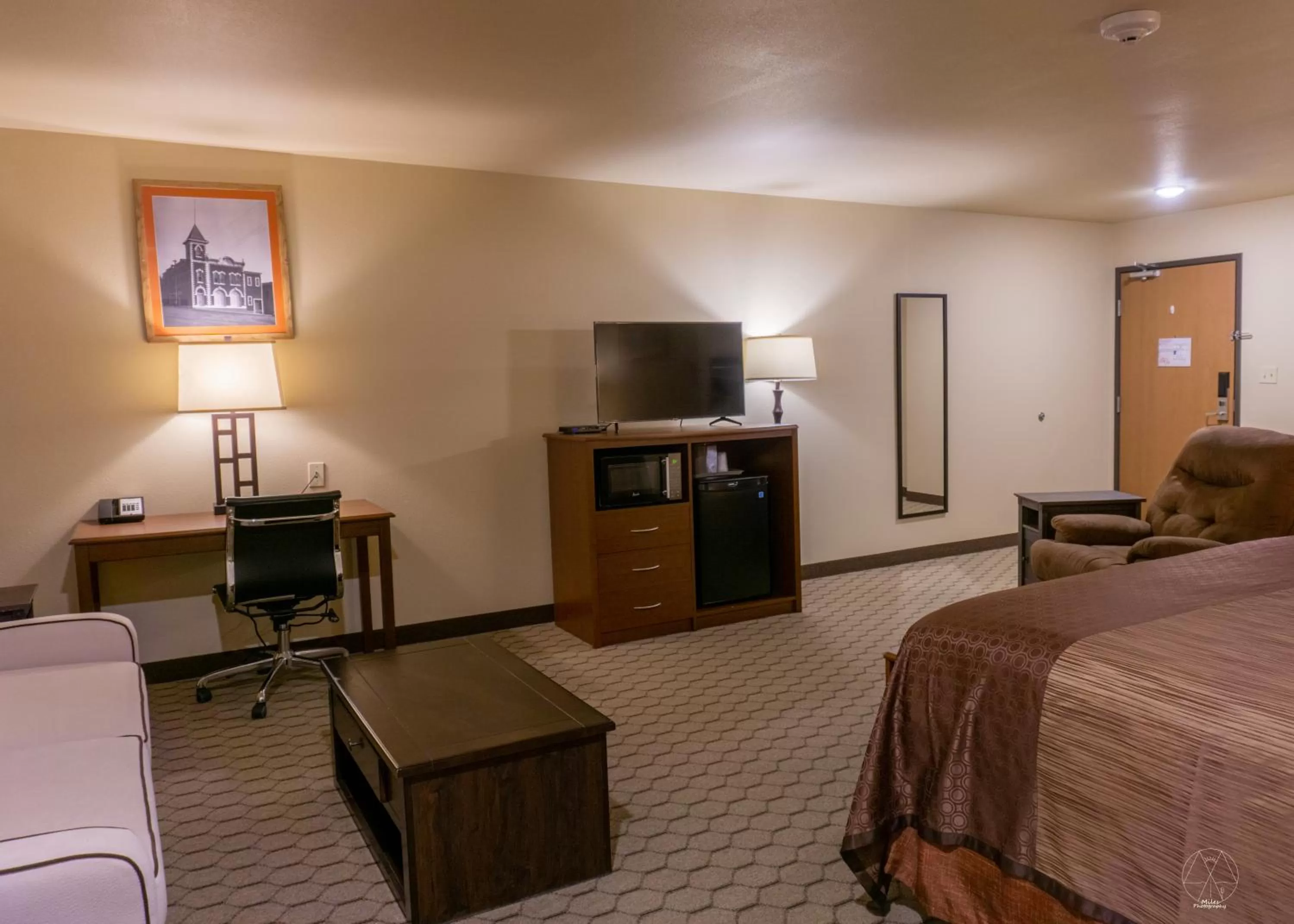 Photo of the whole room, Bed in Newcastle Lodge & Convention Center