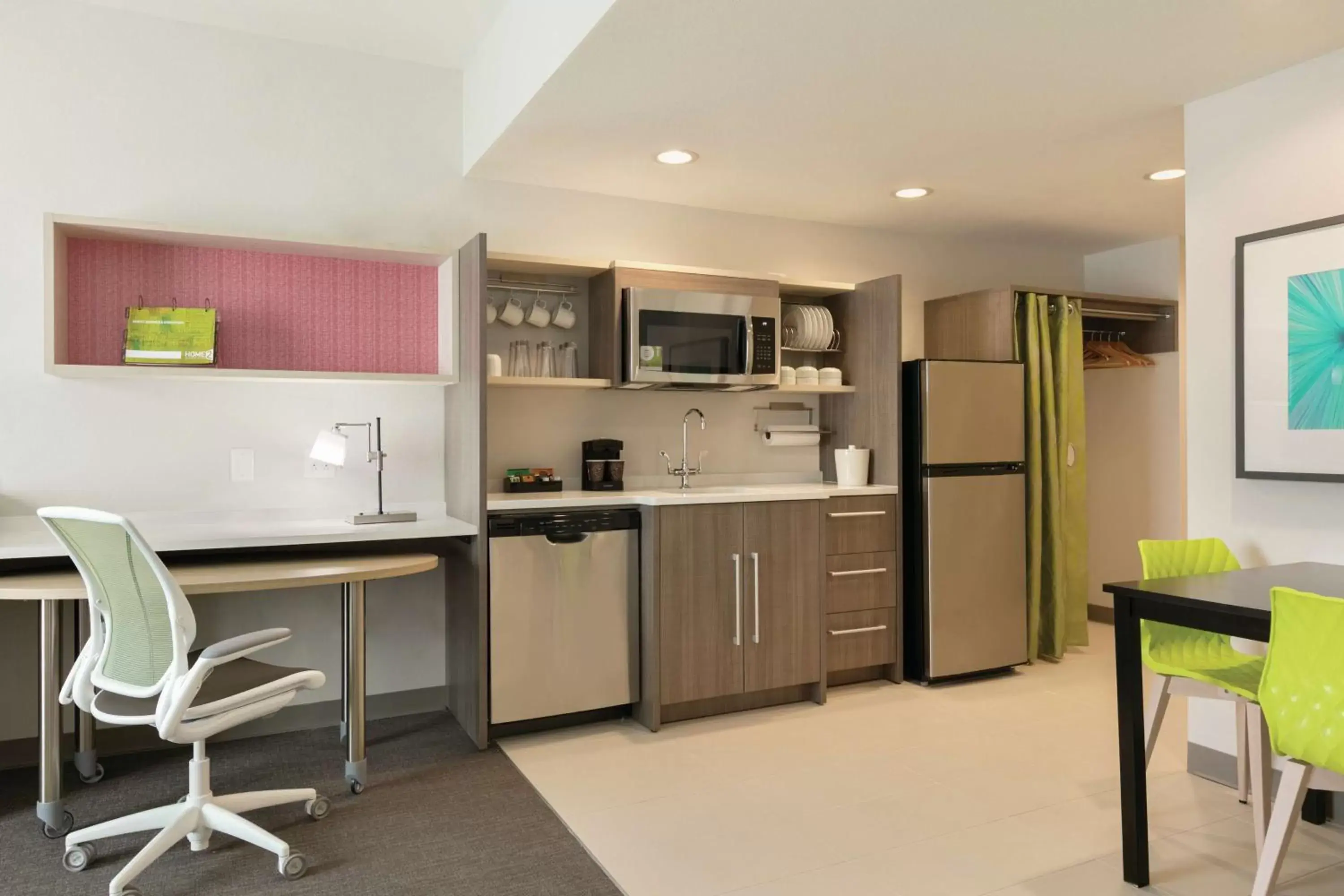 Kitchen or kitchenette, Kitchen/Kitchenette in Home2 Suites By Hilton Williamsville Buffalo Airport