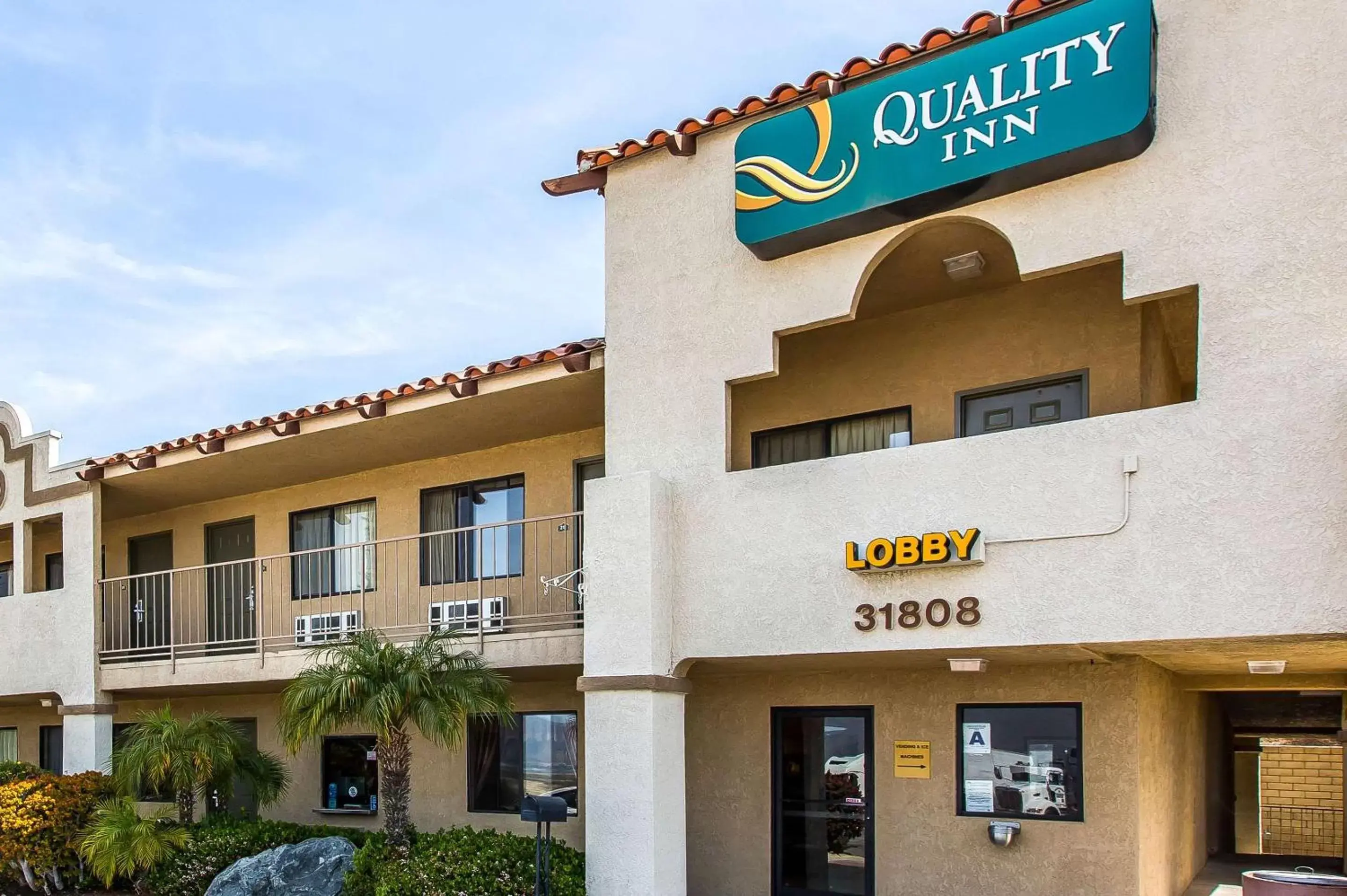 Property Building in Quality Inn Lake Elsinore