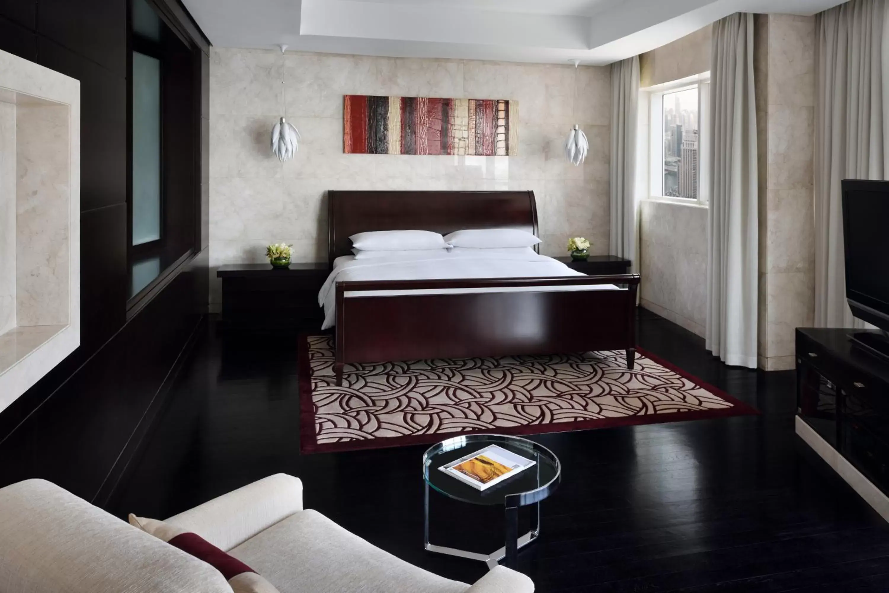 Bedroom in Dubai Marriott Harbour Hotel And Suites