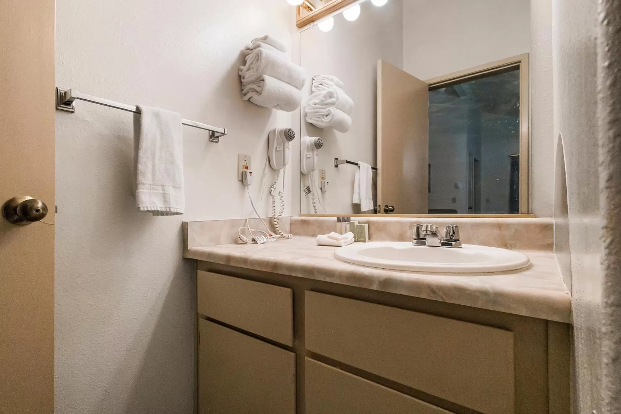 Bathroom in Northern Queen Inn