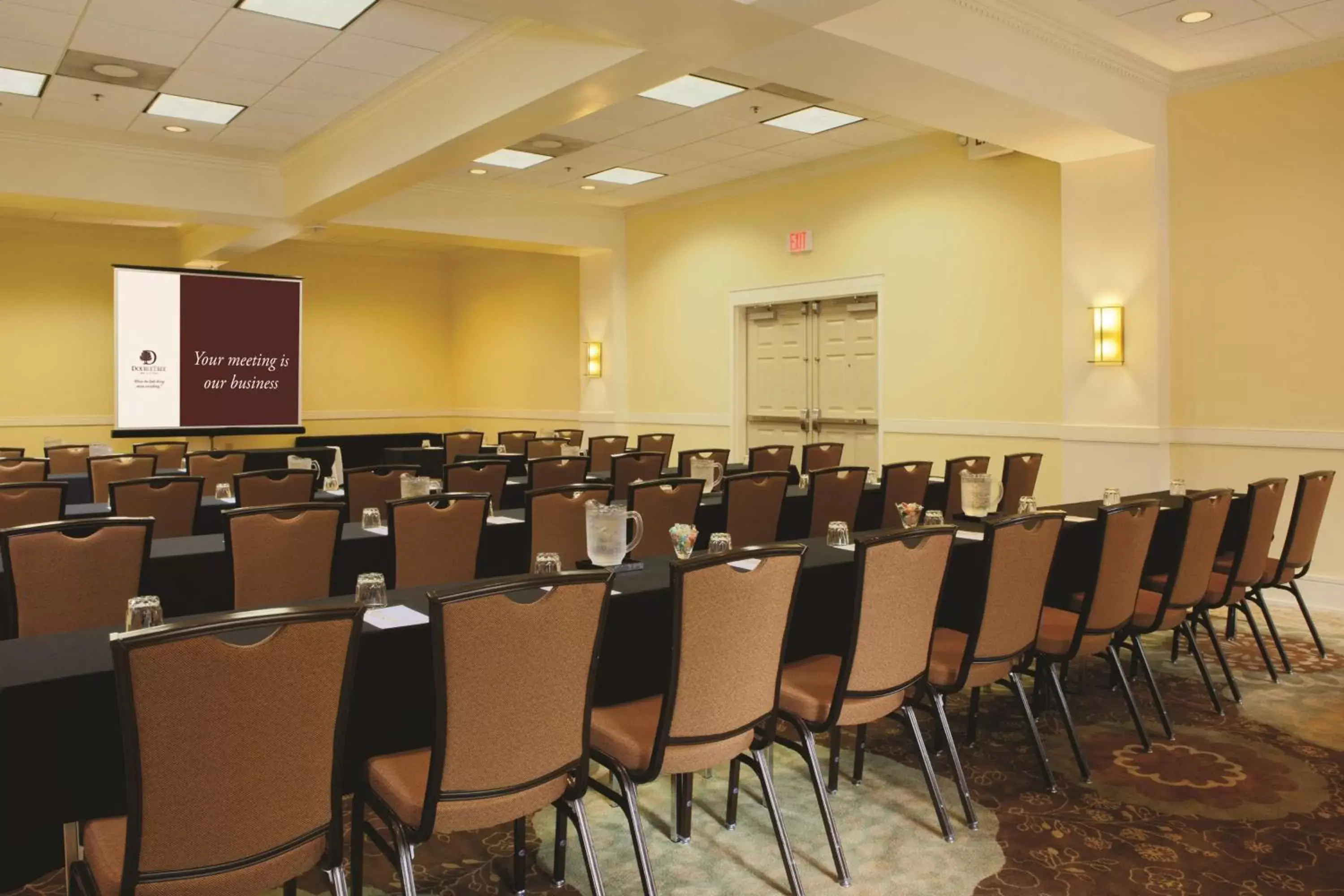 Meeting/conference room in Doubletree Suites by Hilton at The Battery Atlanta