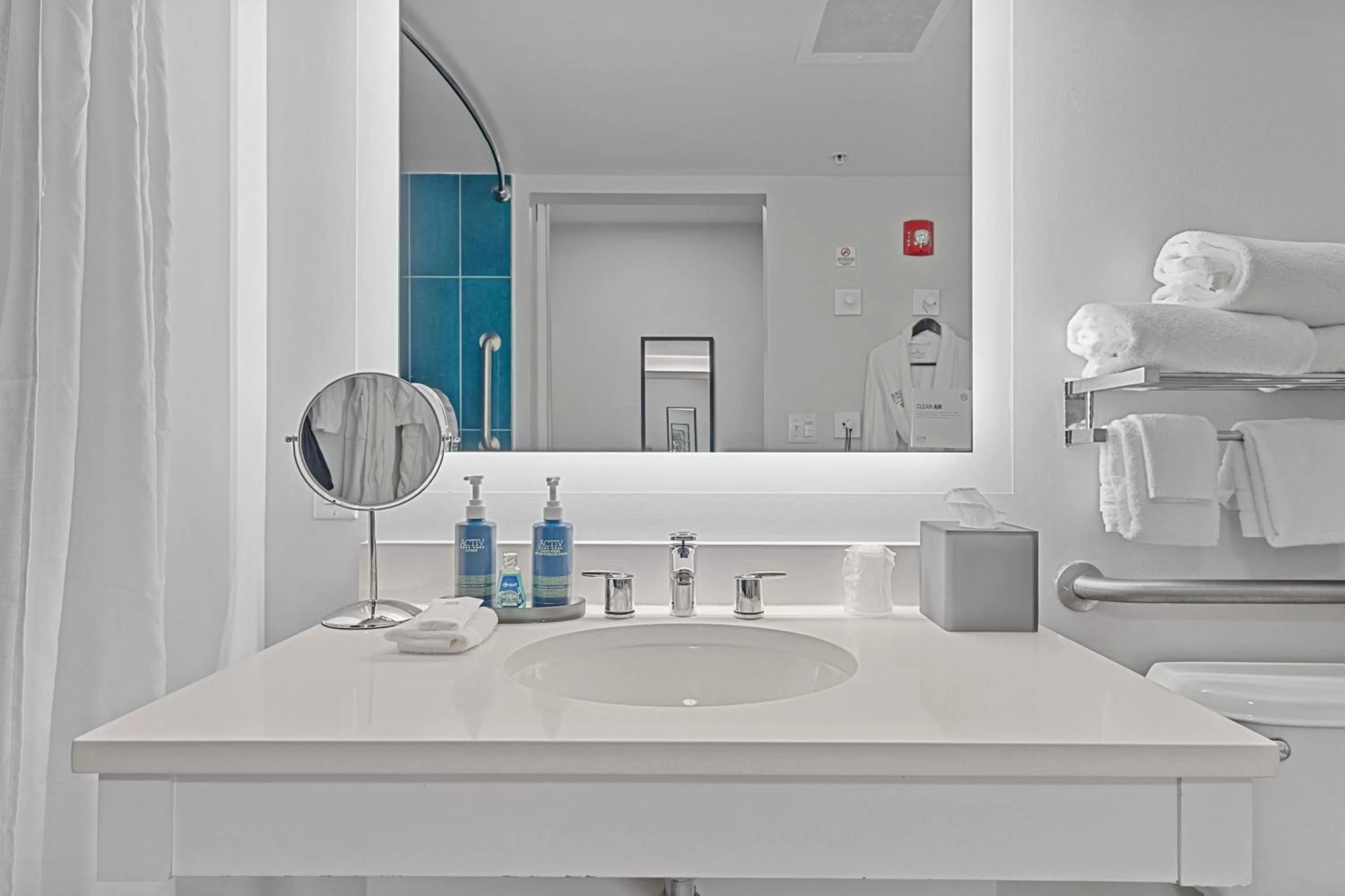 Bathroom in Four Points by Sheraton Punta Gorda Harborside