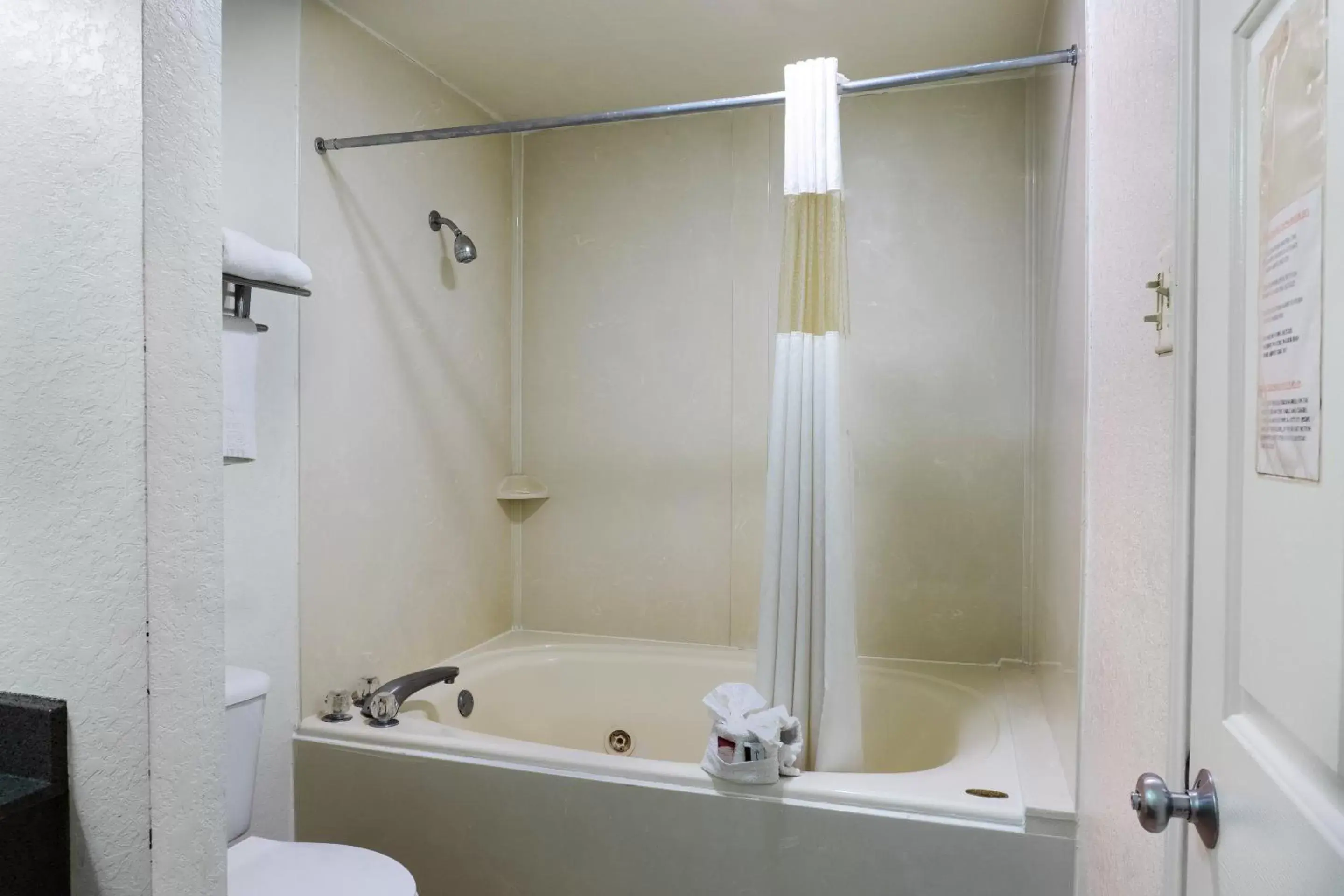 Bathroom in OYO Inn & Suites Medical Center San Antonio