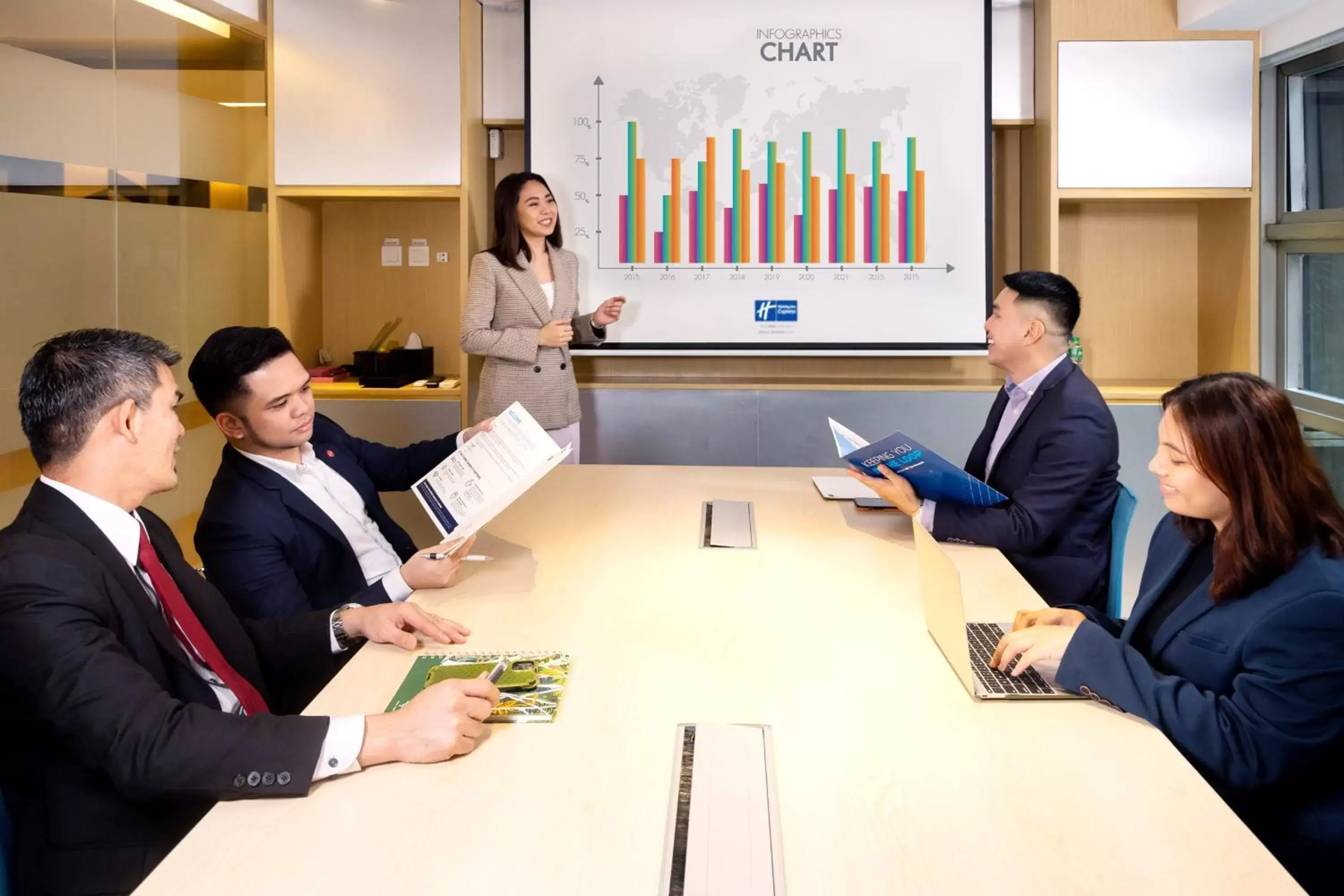 Meeting/conference room in Holiday Inn Express Manila Newport City, an IHG Hotel