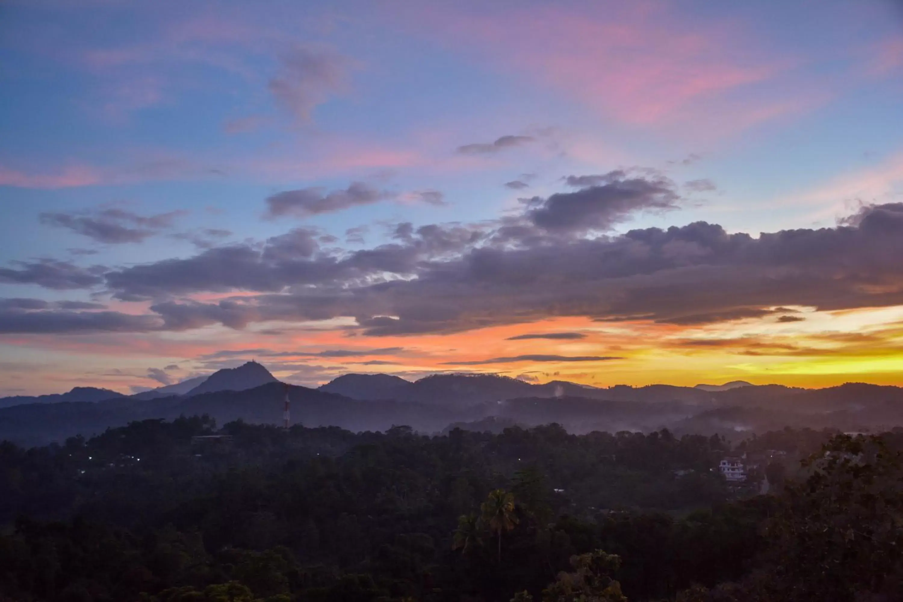 Mountain view, Sunrise/Sunset in Elegant Hotel