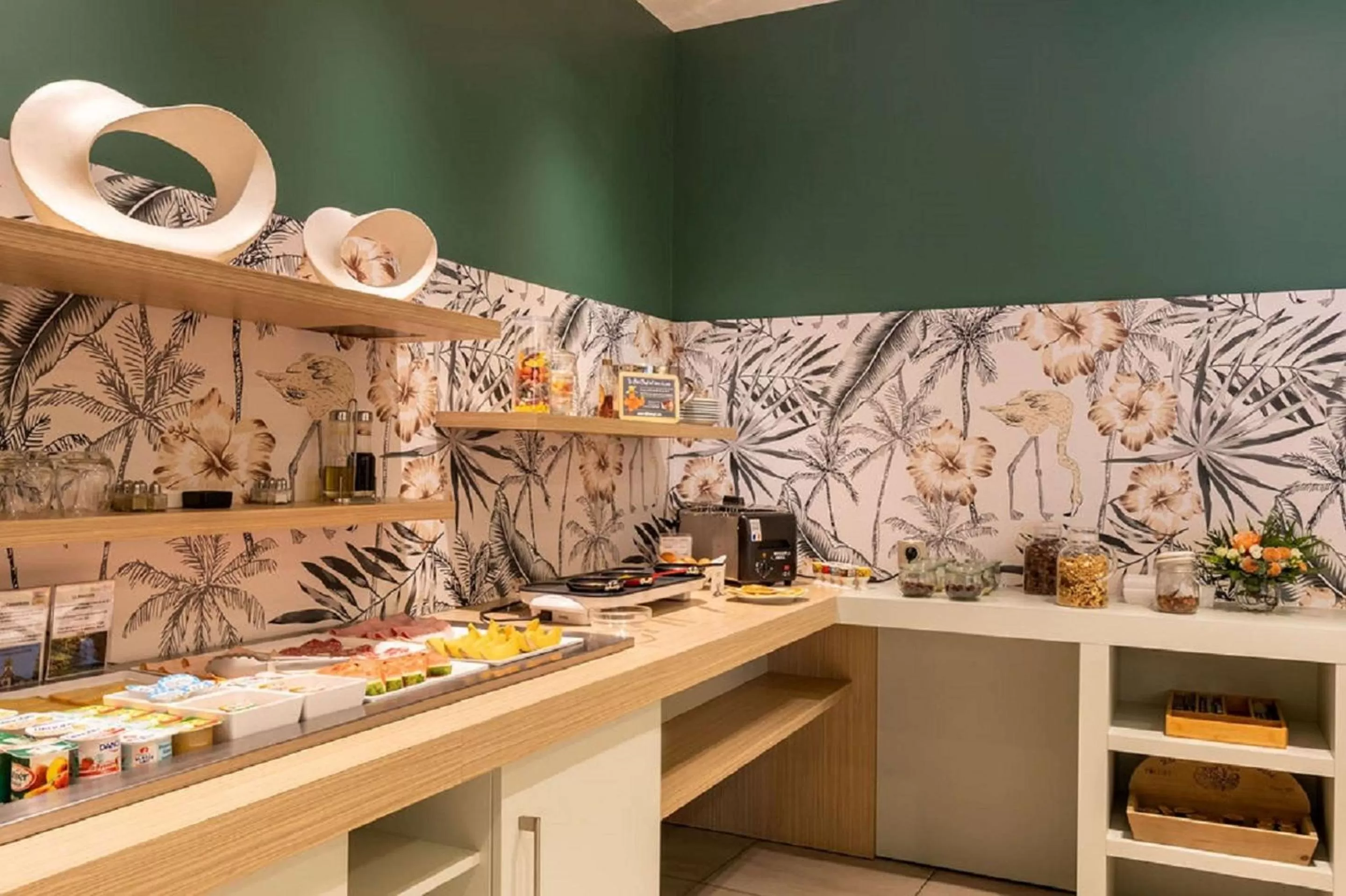 Restaurant/places to eat in Best Western Plus Hôtel Belfort Centre Gare