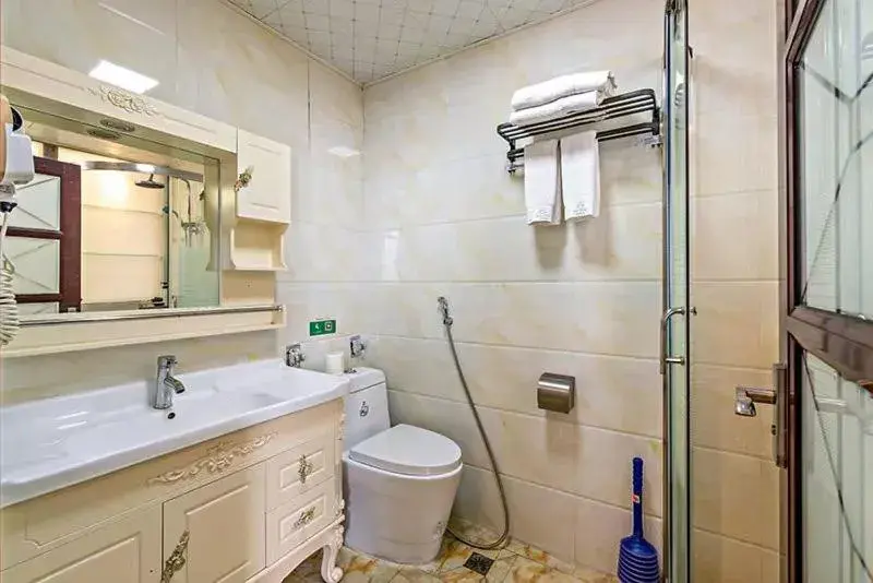 Bathroom in Guangzhou Manhattan International Apartment Zhengjia Branch