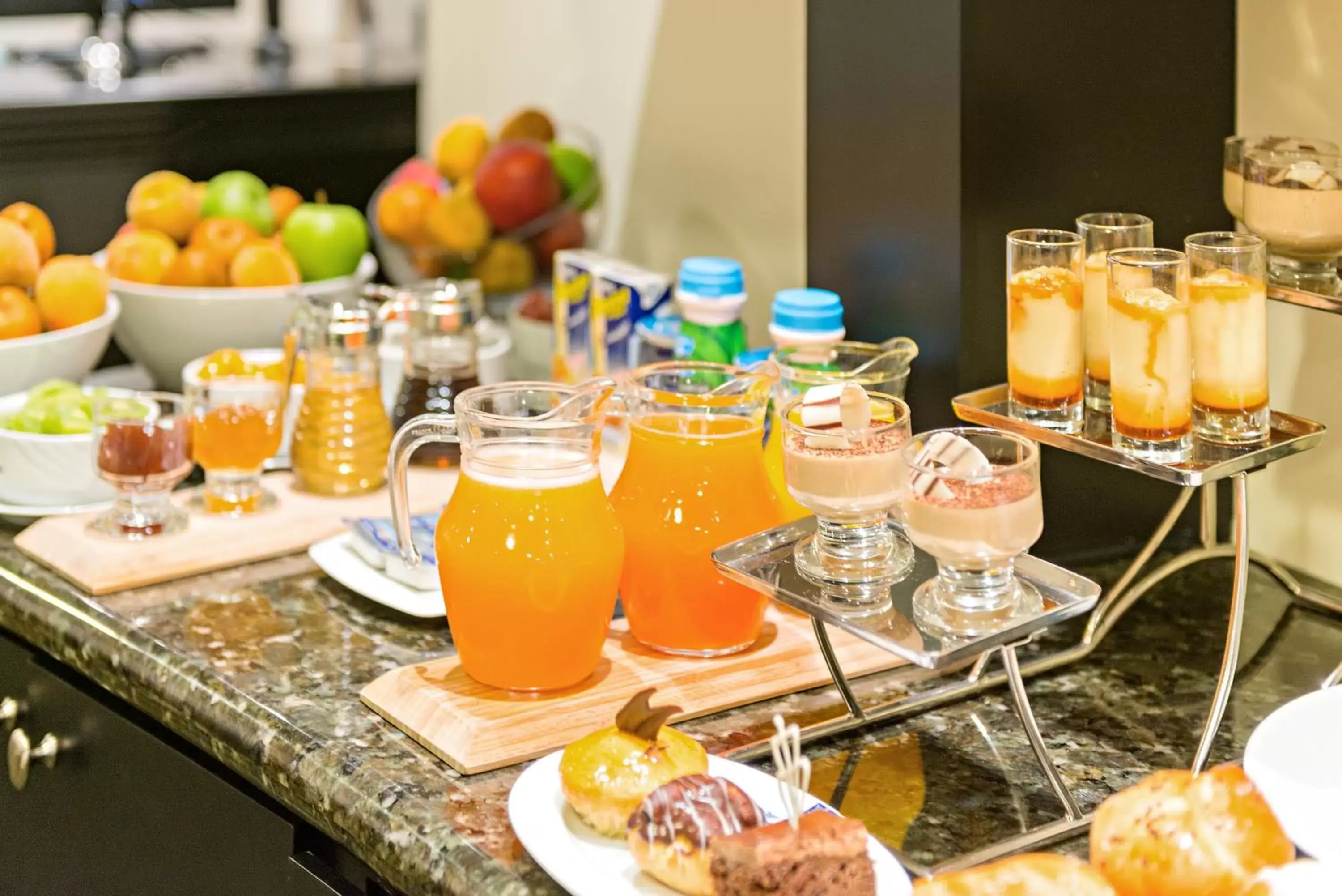 Buffet breakfast, Breakfast in Dann Carlton Quito