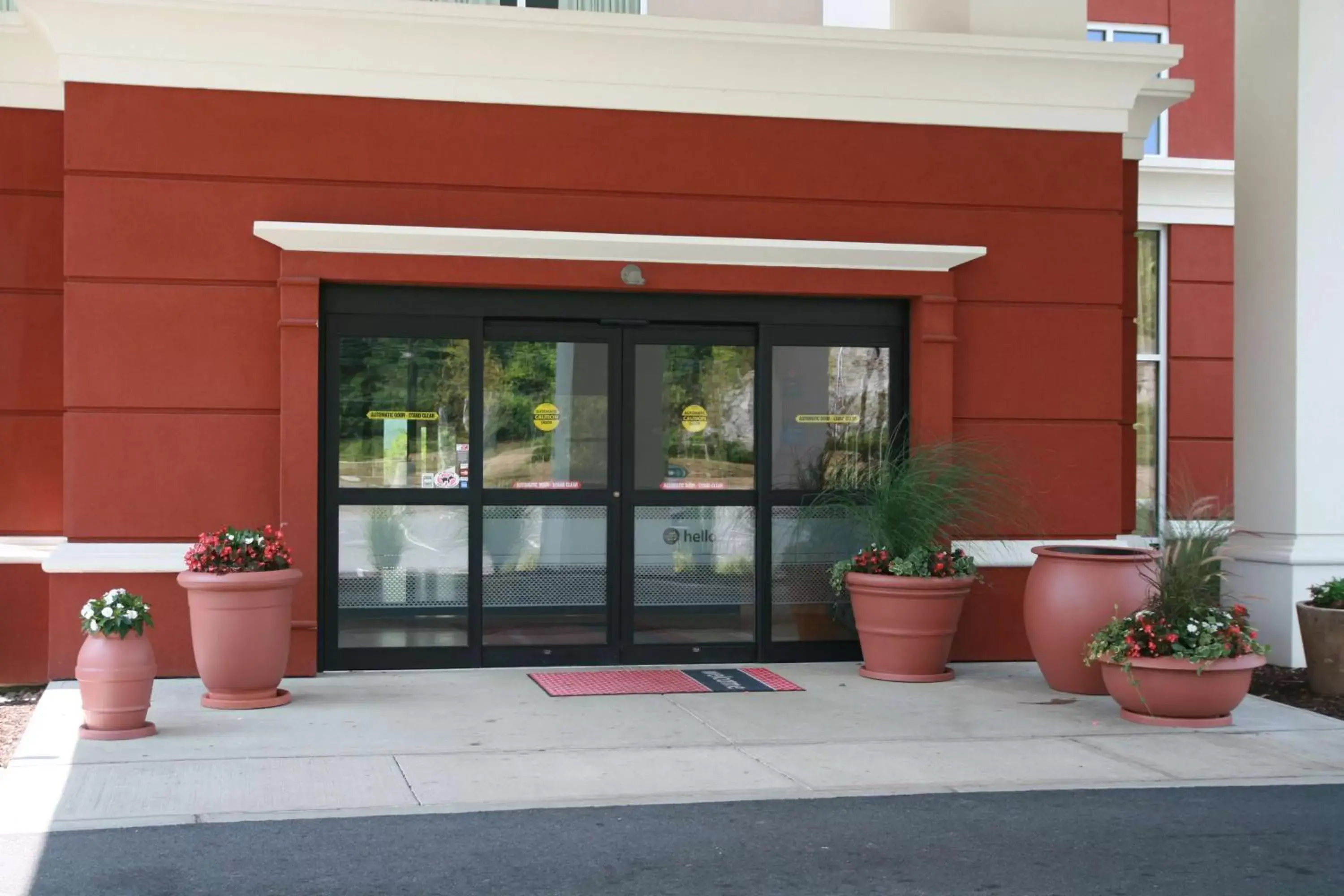 Property building in Hampton Inn & Suites Poughkeepsie