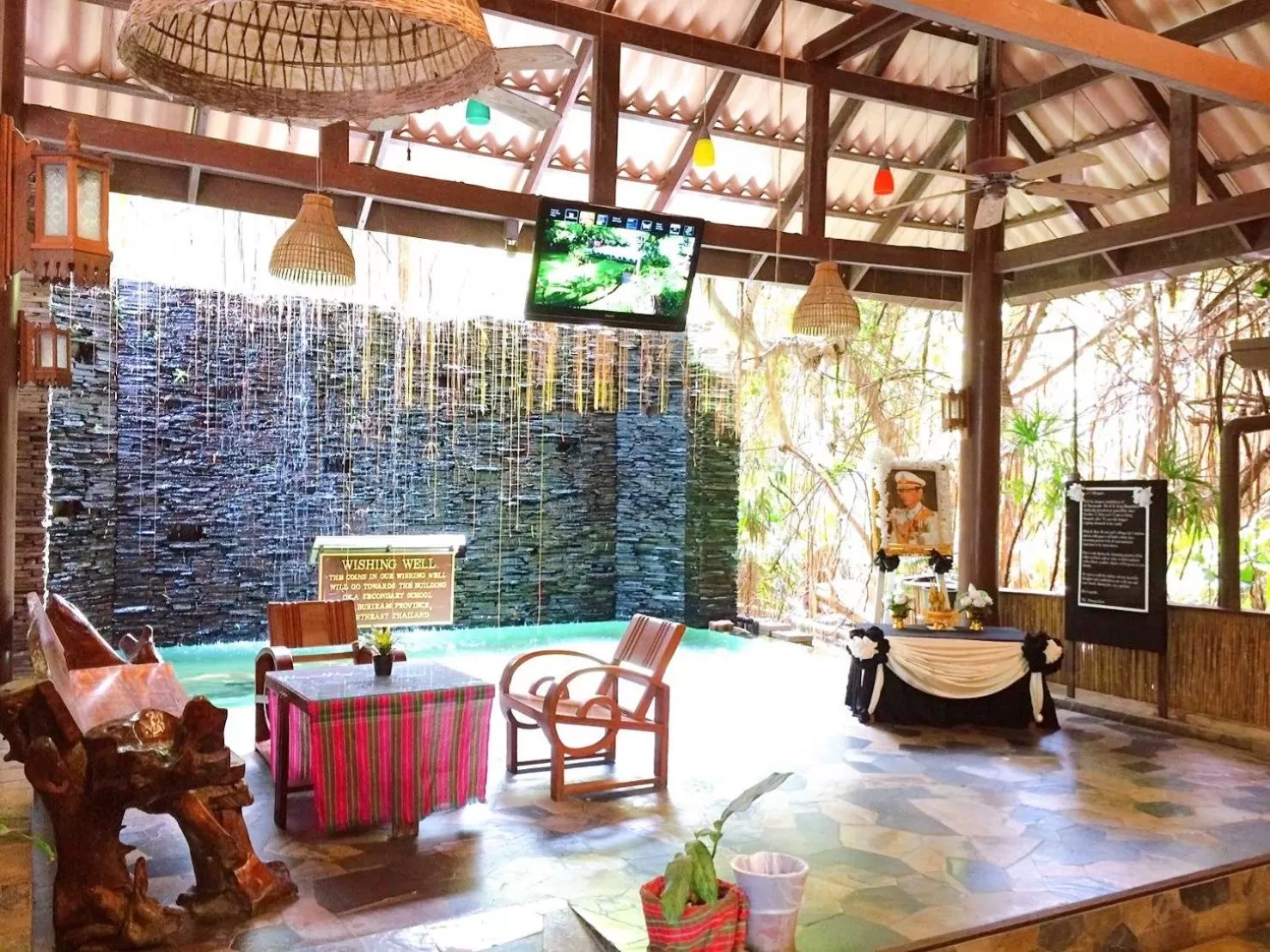 Seating area in Birds and Bees Resort