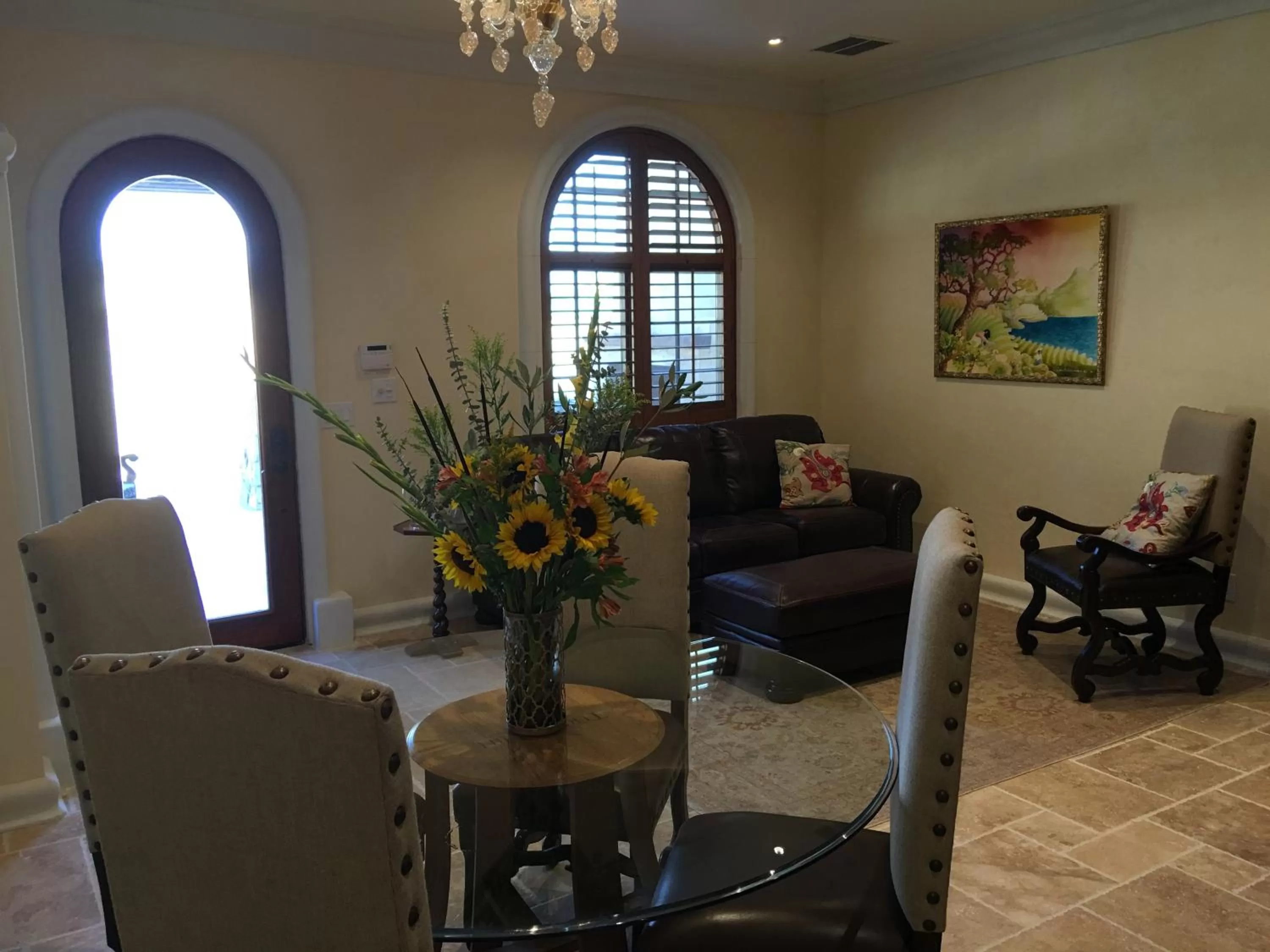 Seating area in Thorn Hill Vineyards Villa Suites