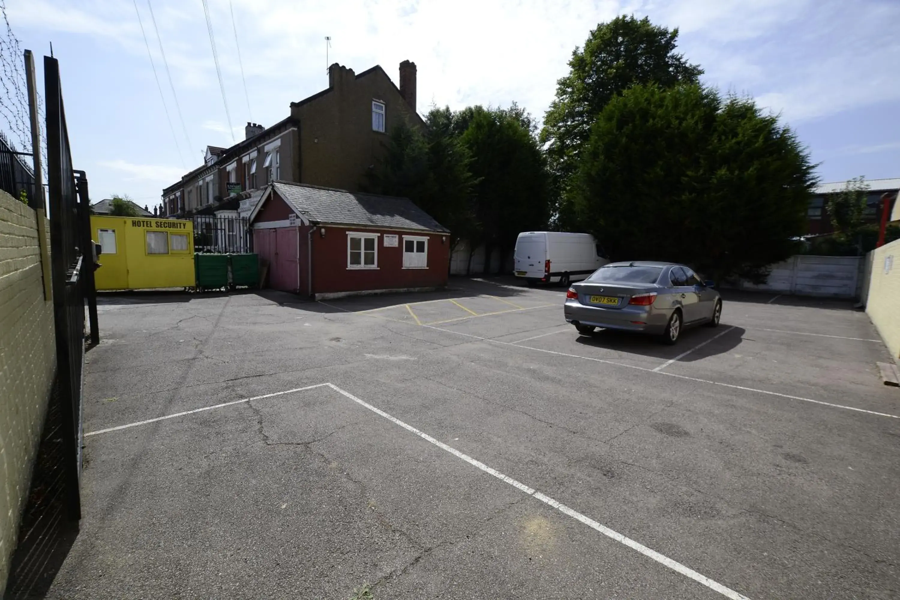 Facade/entrance in Cranbrook Hotel Facade/entrance in Cranbrook Hotel