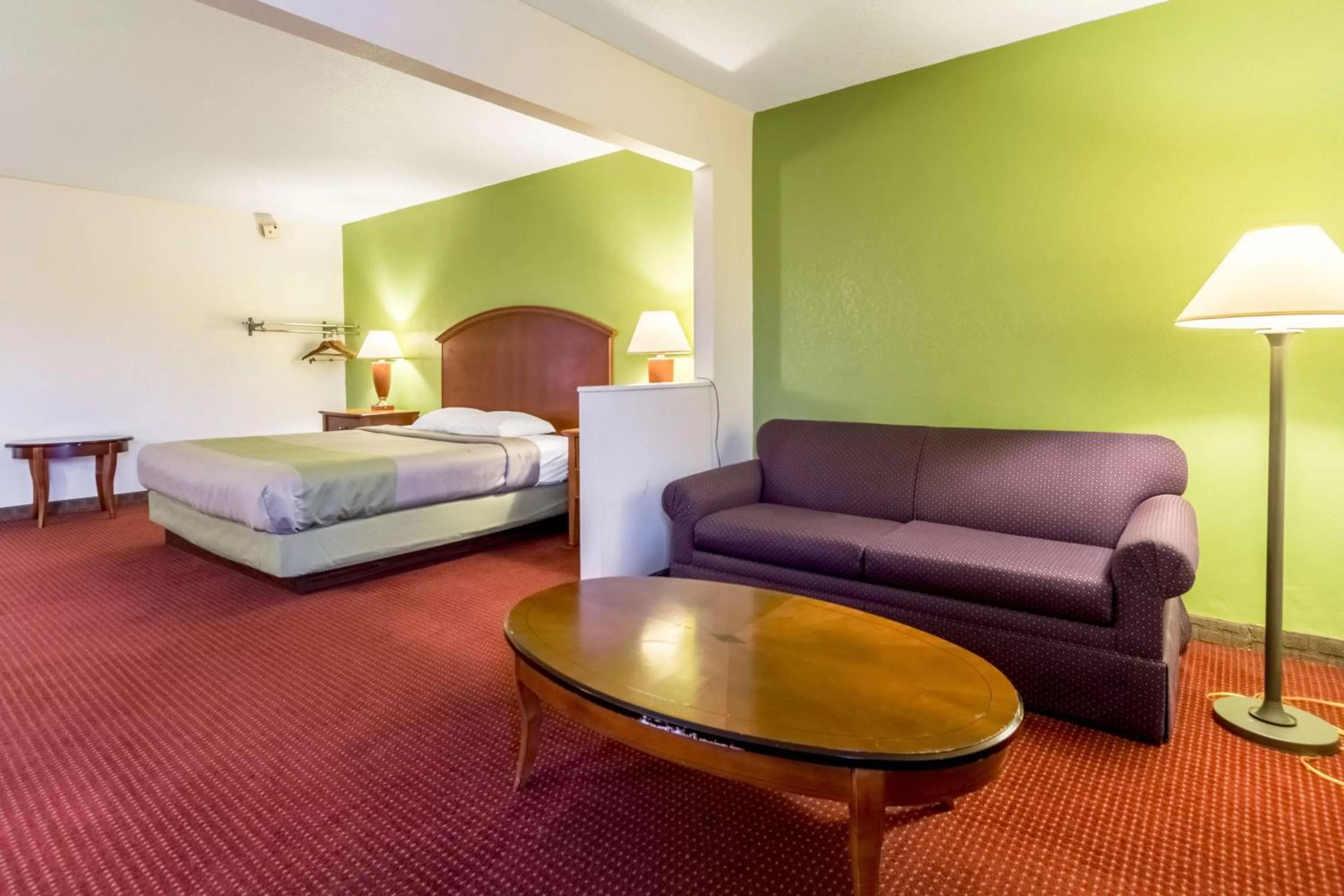 Photo of the whole room, Bed in Motel 6-Springfield, OH