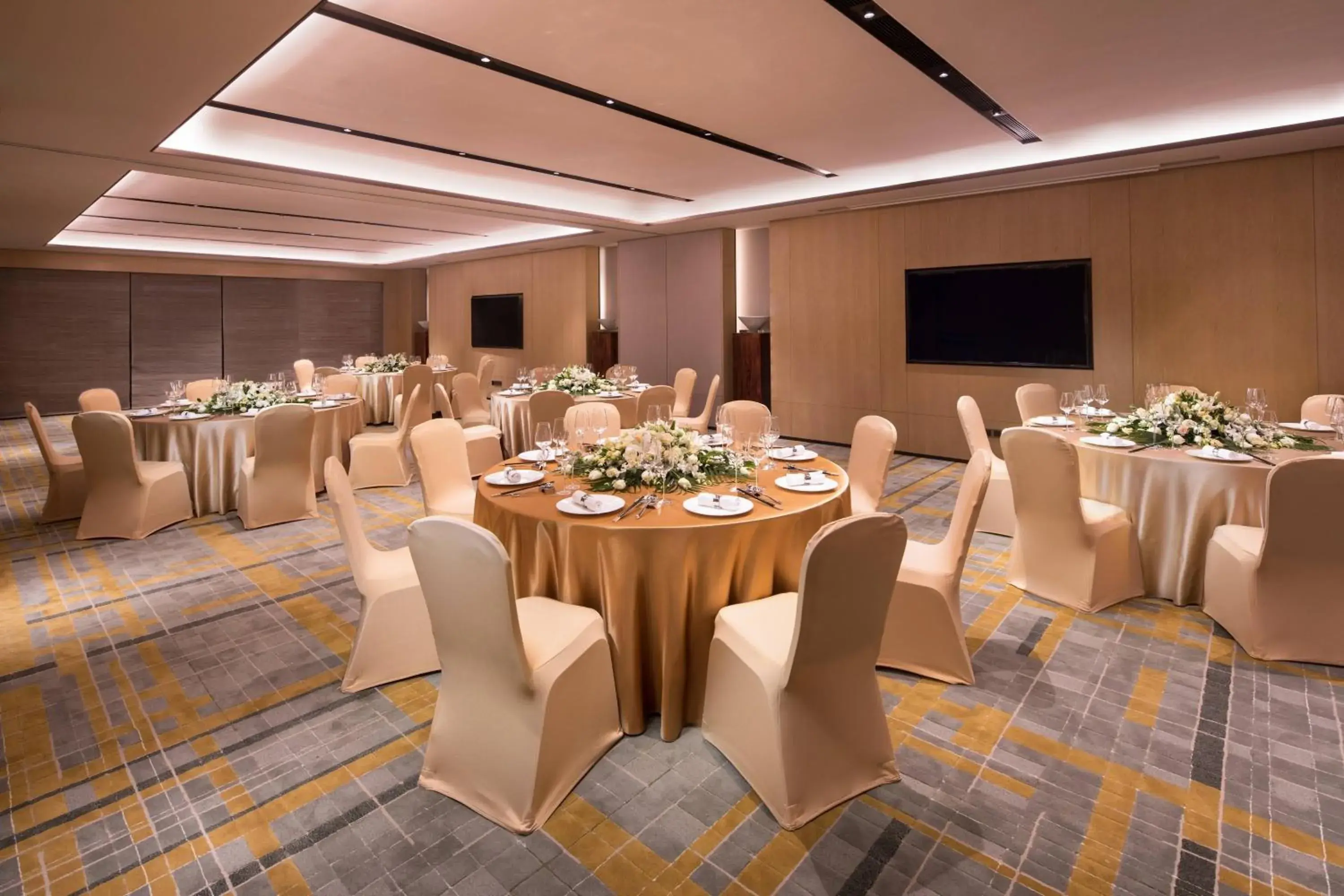 Meeting/conference room, Banquet Facilities in Courtyard By Marriott Shanghai Hongqiao