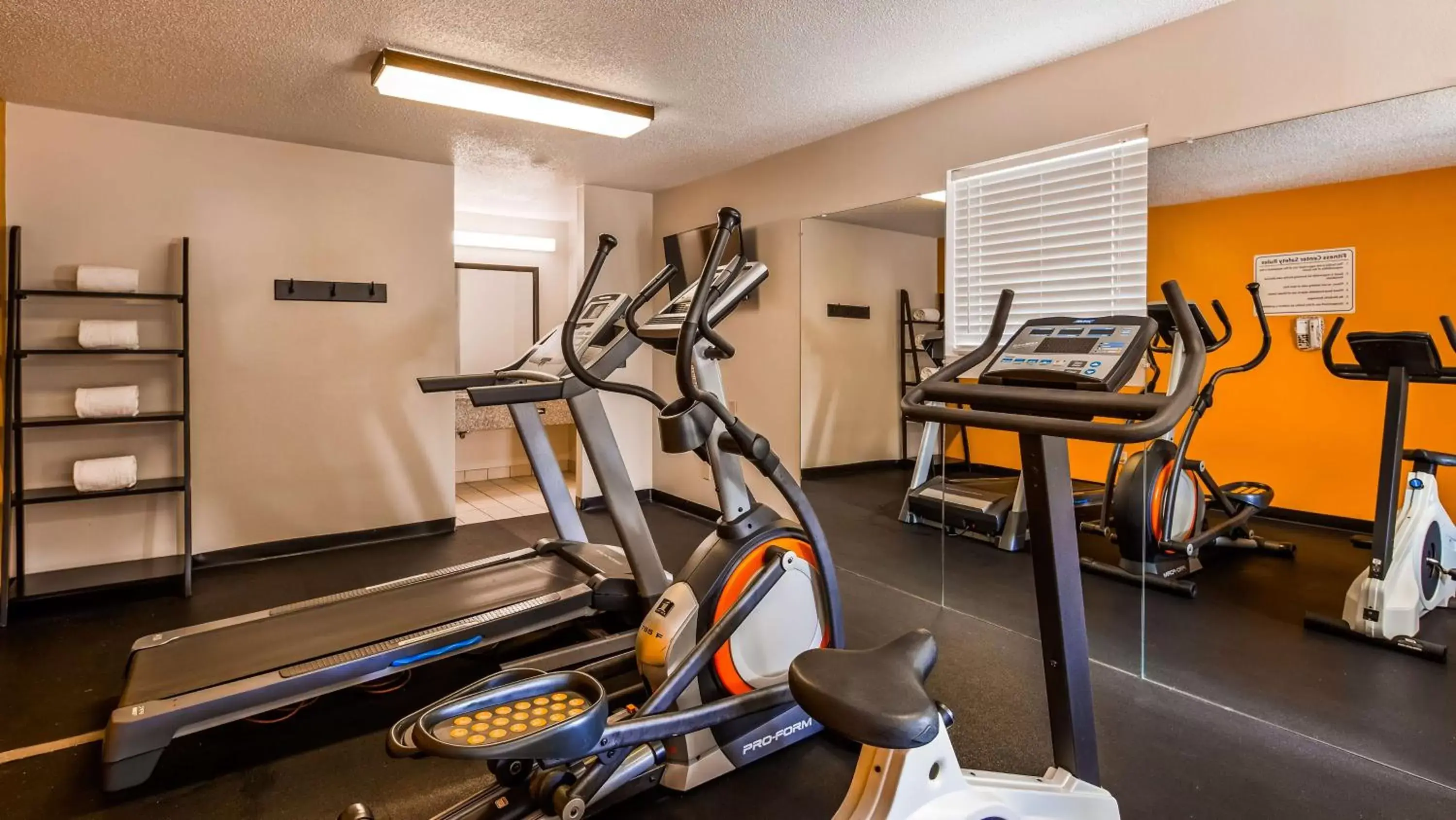 Fitness centre/facilities, Fitness Center/Facilities in Best Western Royal Inn