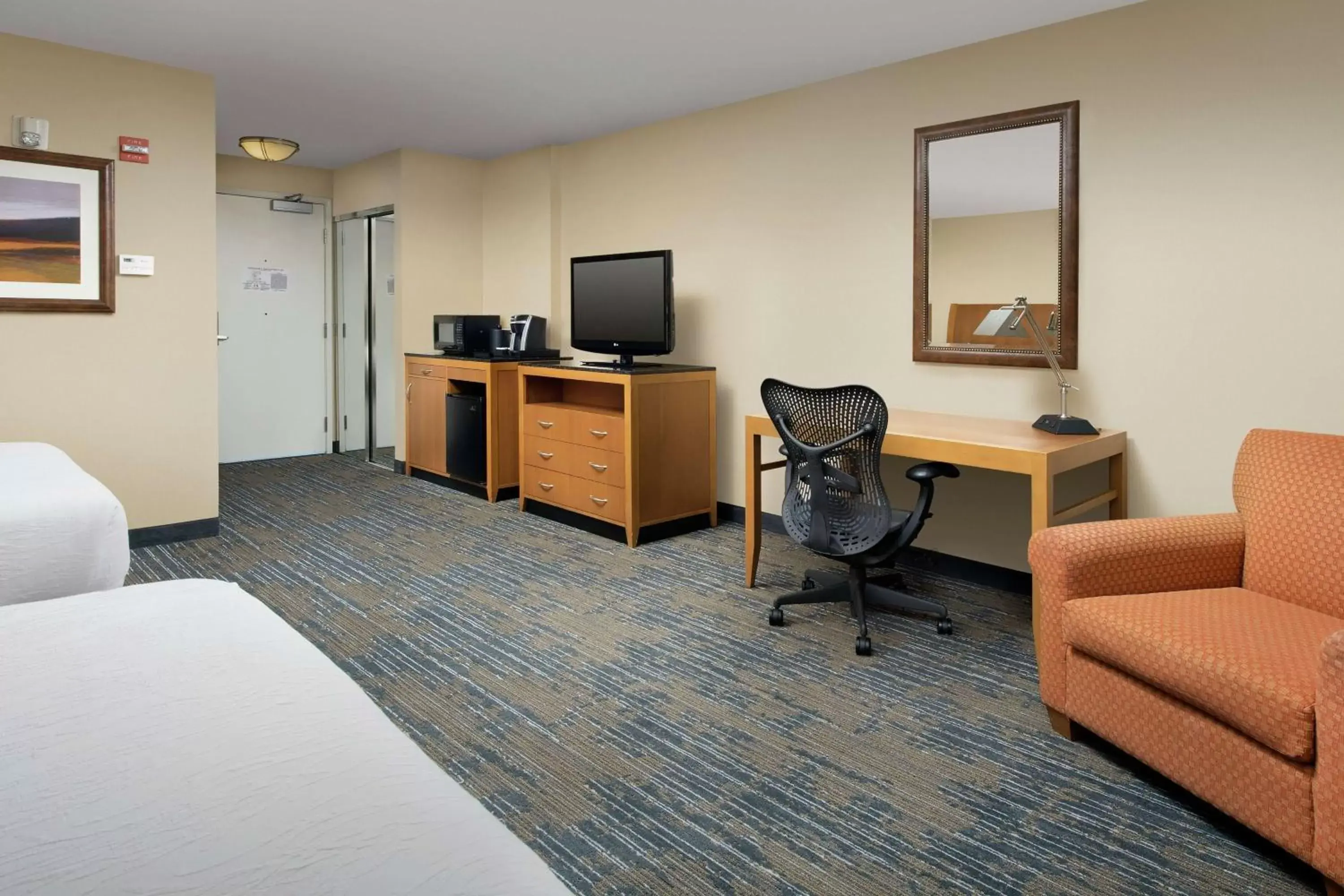 Bedroom, Bed in Hilton Garden Inn Yakima Downtown Bedroom, Bed in Hilton Garden Inn Yakima Downtown