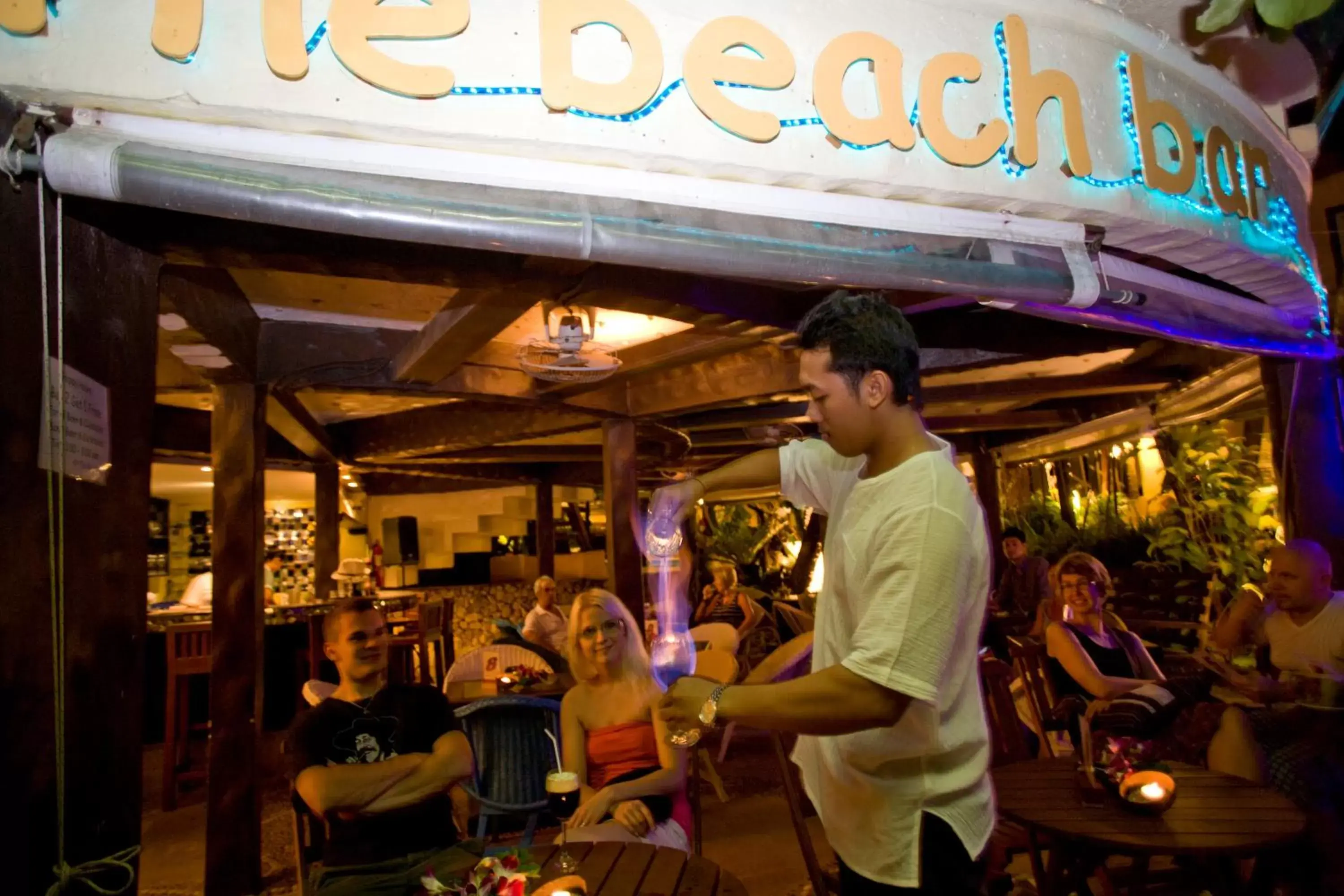 Lounge or bar in Vacation Village Phra Nang Inn - SHA Extra Plus