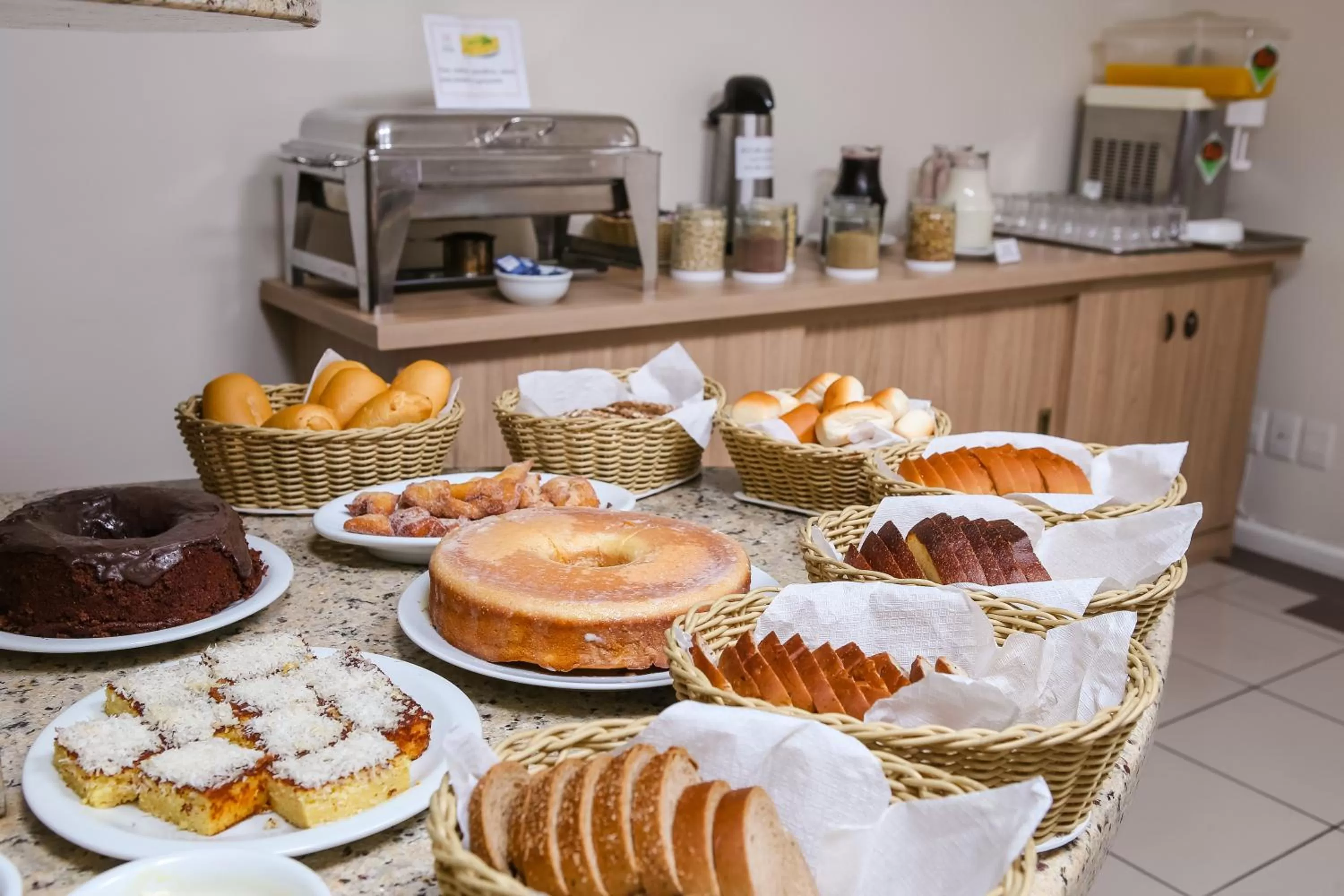 Restaurant/places to eat in Hotel Suárez Executive Novo Hamburgo