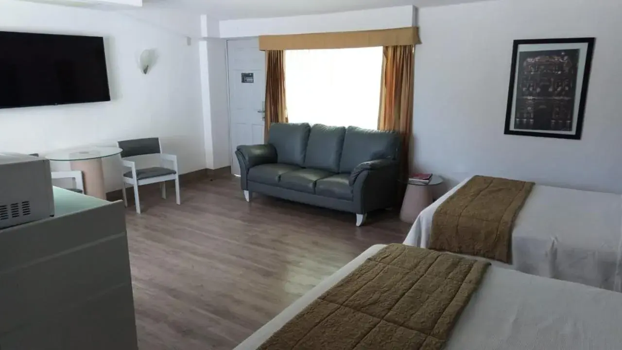 Bedroom, Seating Area in Hotel Baruk Teleferico y Mina