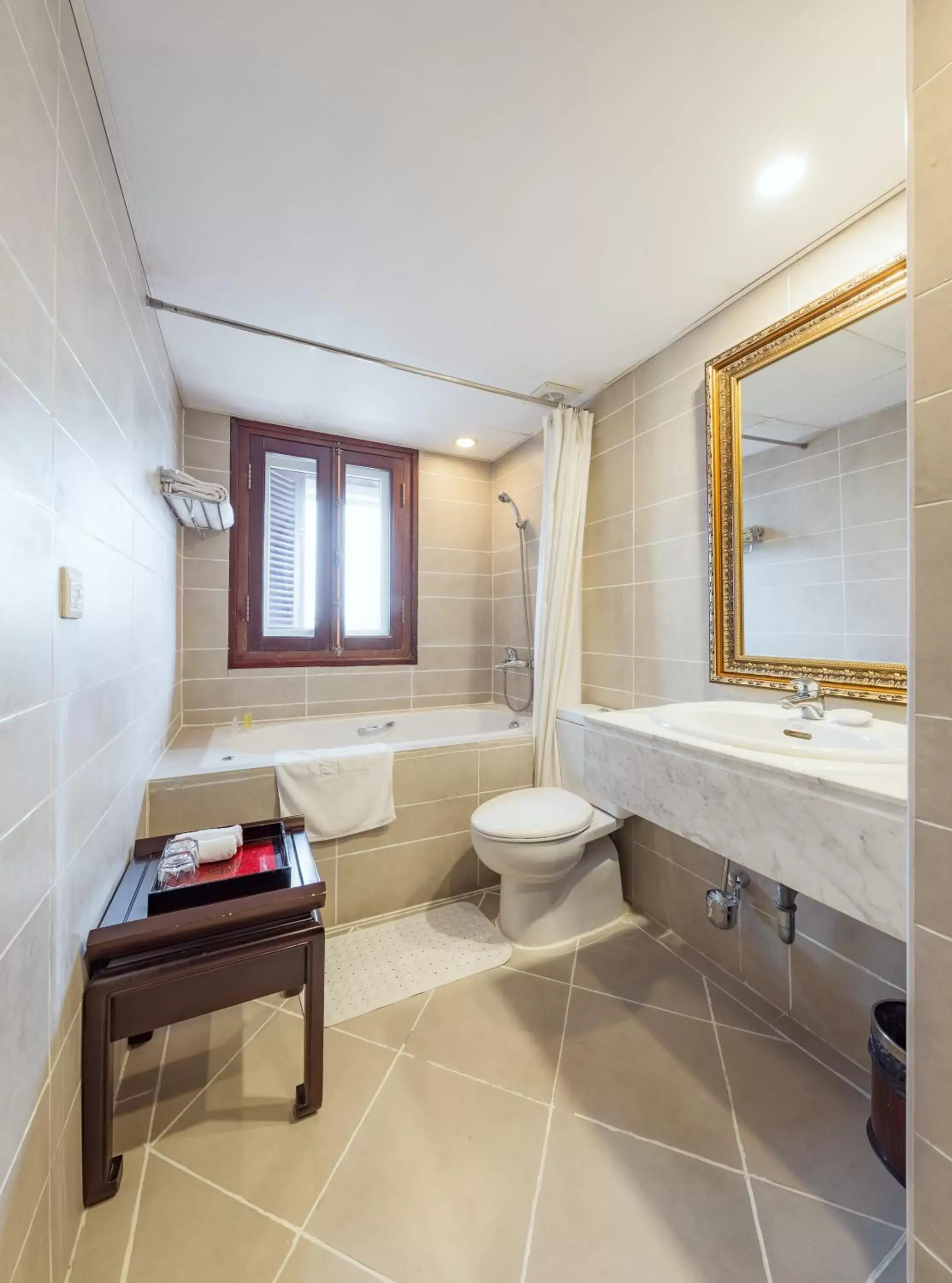 Shower, Bathroom in La Dolce Vita Hotel