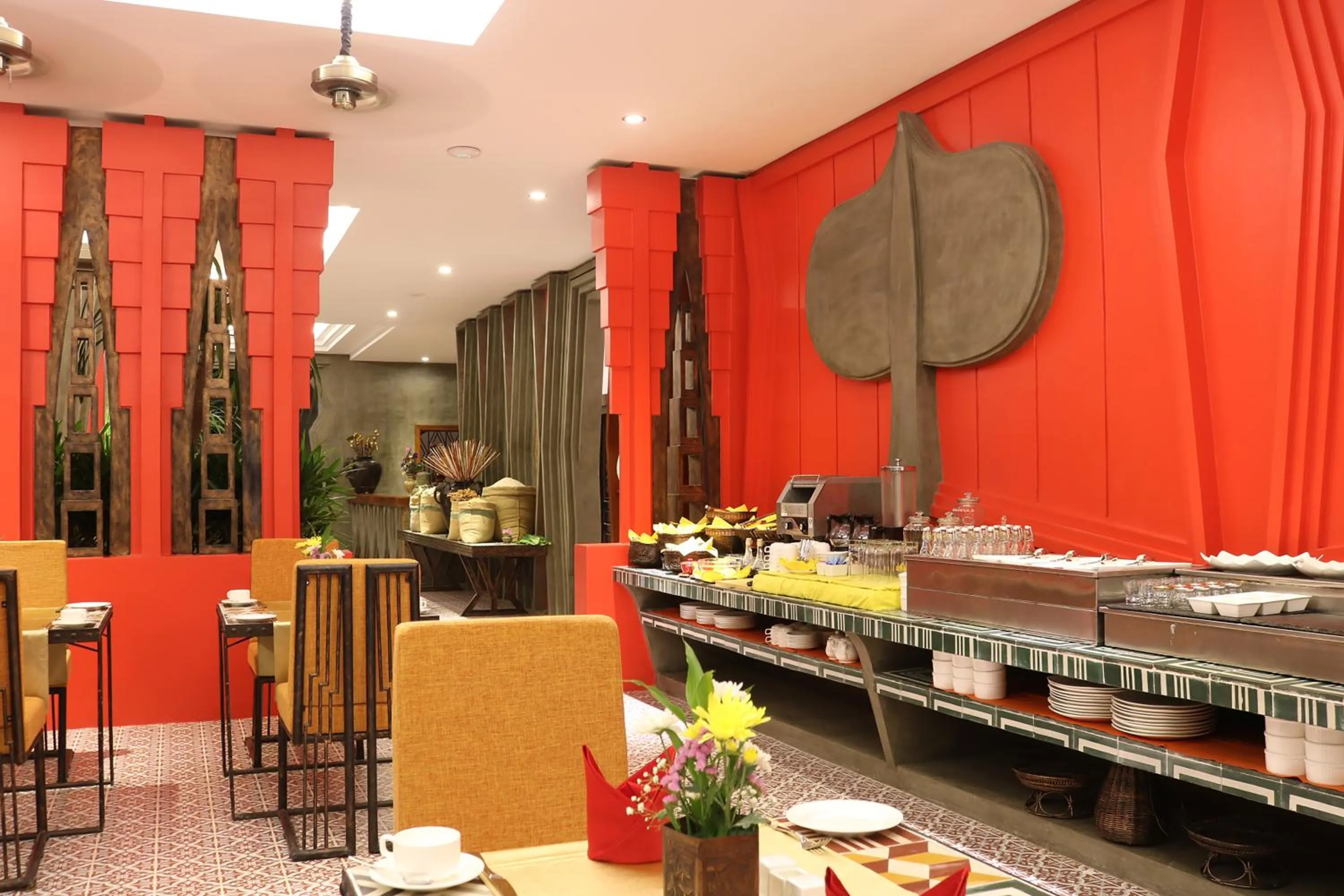 Restaurant/places to eat in Golden Temple Villa