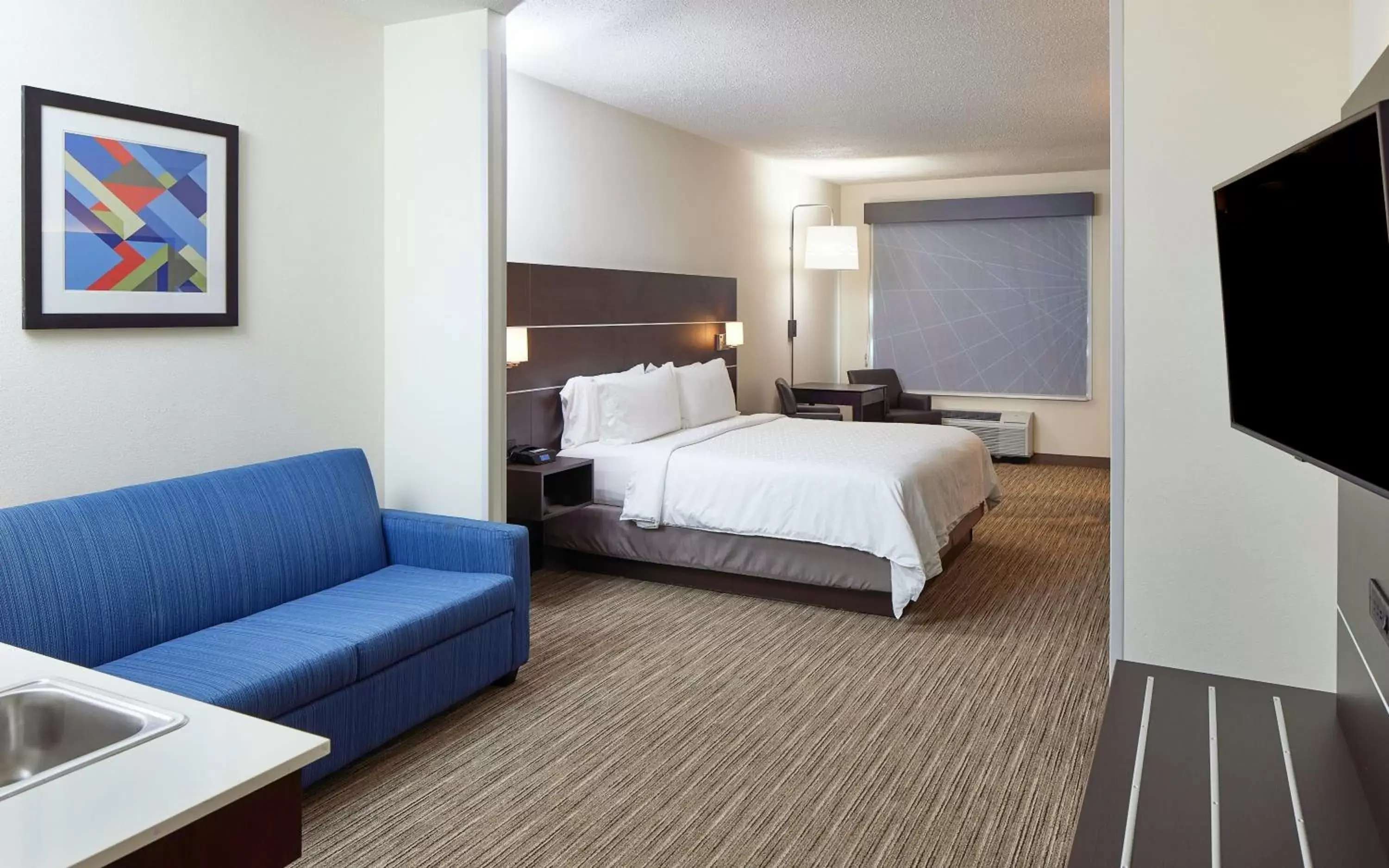 Photo of the whole room, Bed in Holiday Inn Express Hotel & Suites- Gadsden, an IHG Hotel