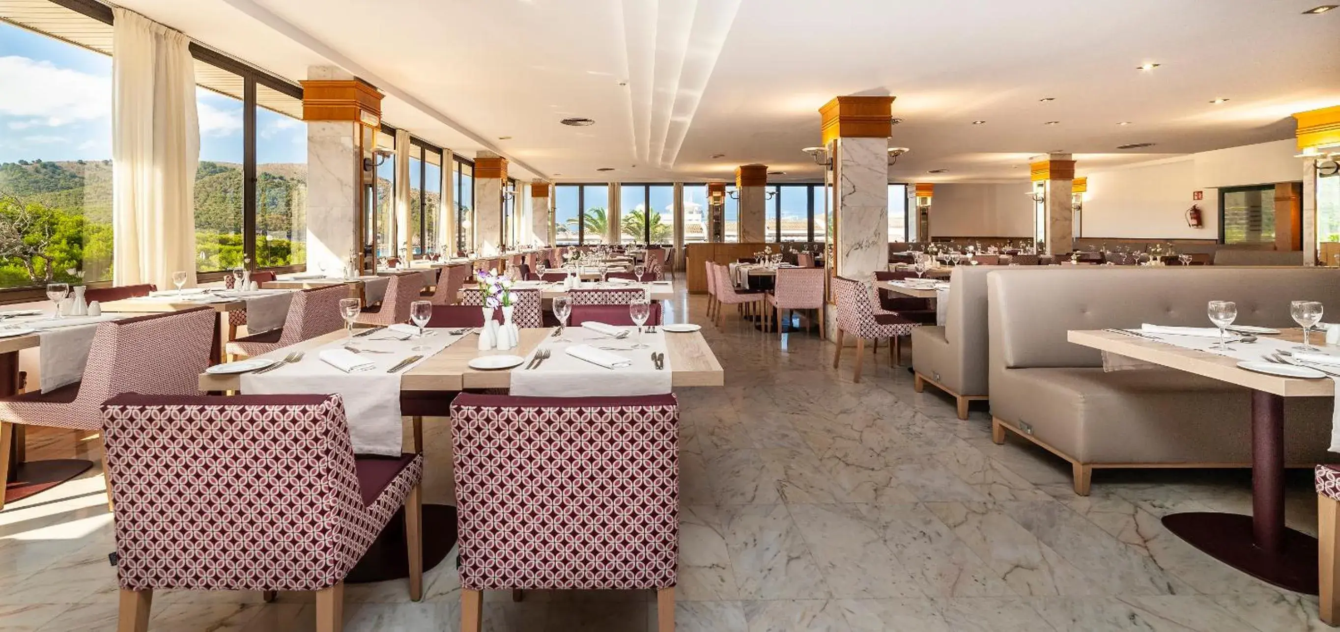 Restaurant/places to eat in Hotel & Spa S'Entrador Playa Restaurant/places to eat in Hotel & Spa S'Entrador Playa
