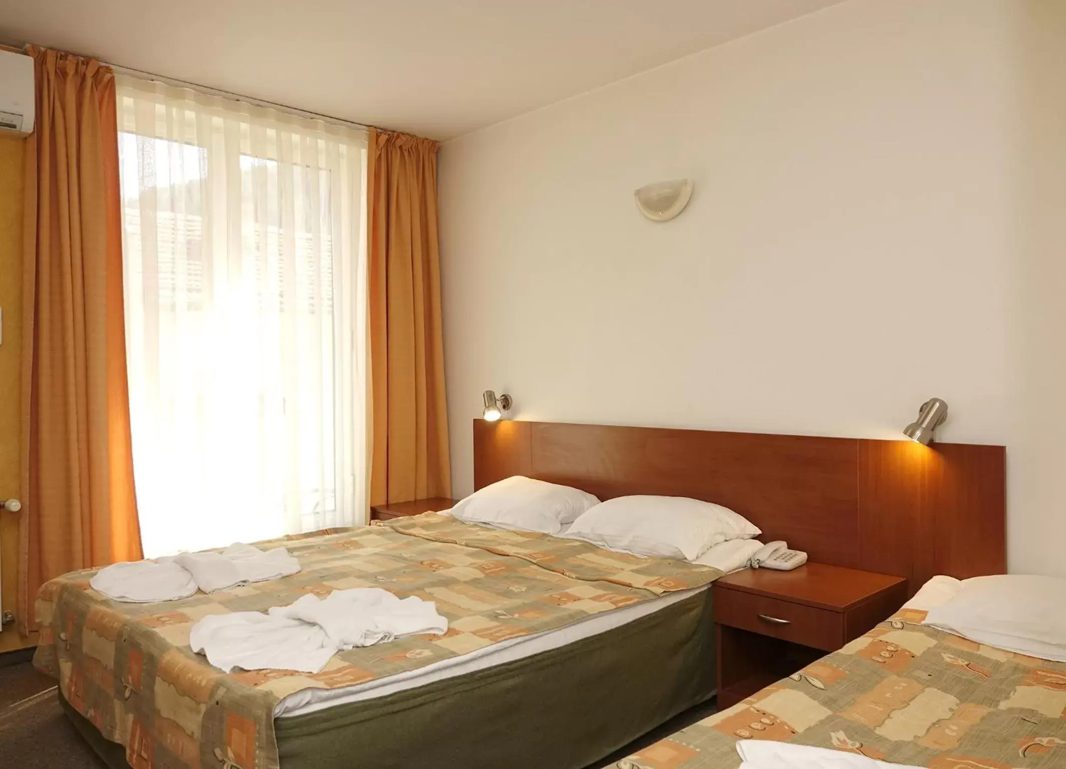 Triple Room in Hotel Elit Triple Room in Hotel Elit