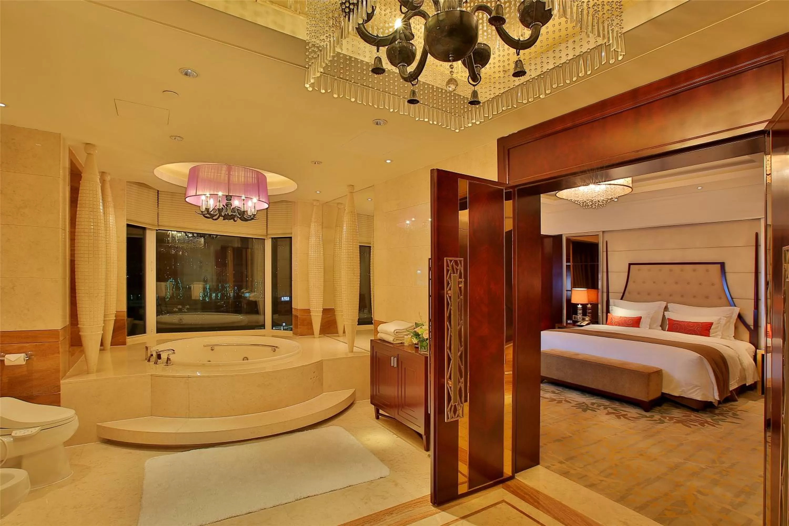 Bathroom, Bed in Wyndham Qingdao l Free Fixed-Time Shuttle Service Between Hotel and Airport & North Railway Station l Outdoor Children's Amusement Park l 1-Hour Play Snooker or Table Tennis