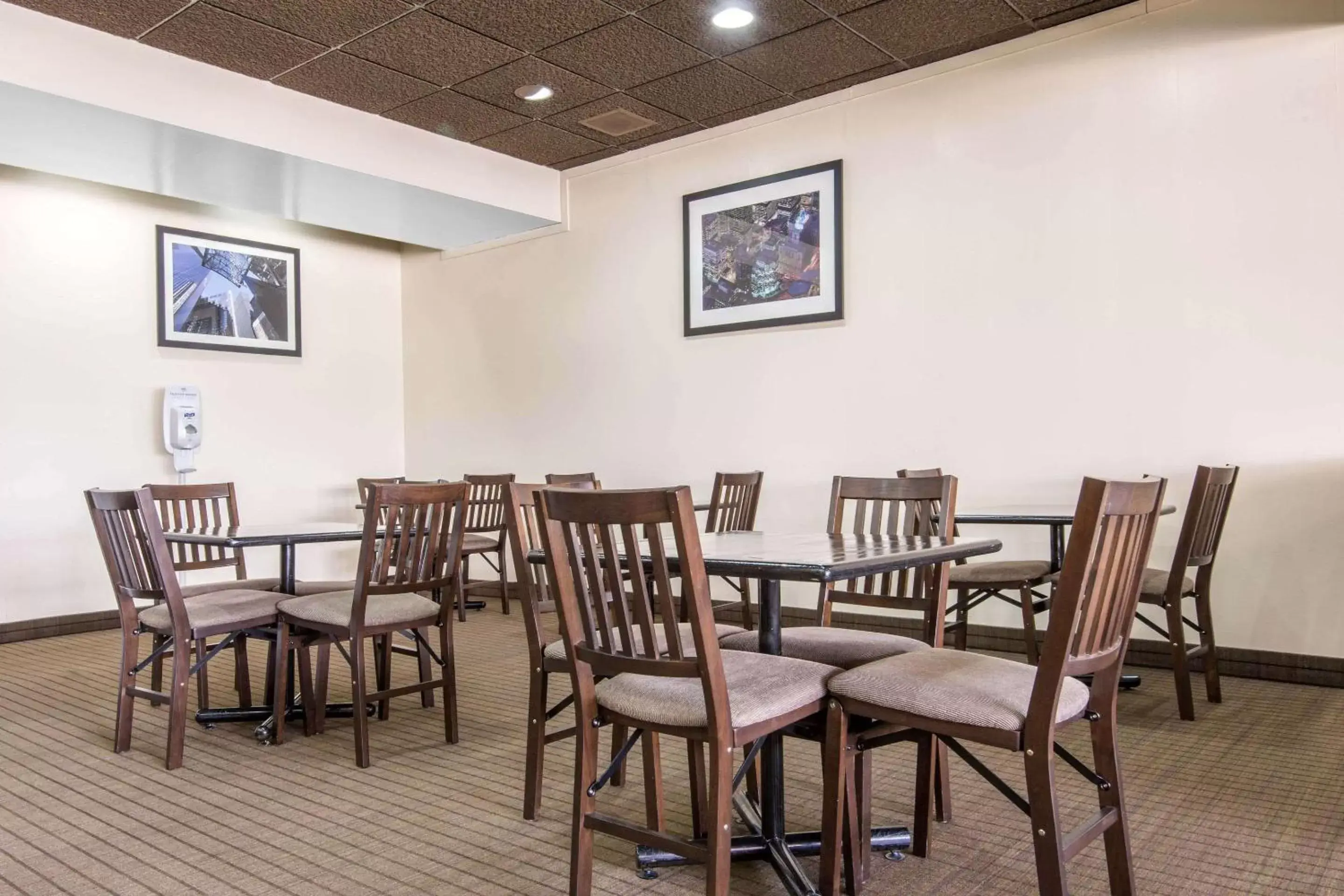 Restaurant/places to eat in Econo Lodge Restaurant/places to eat in Econo Lodge