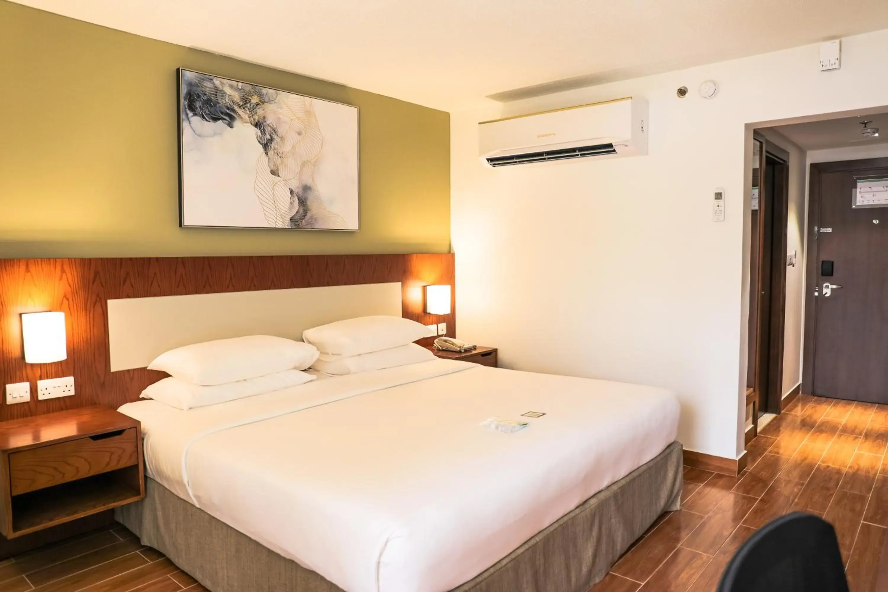 Bedroom, Bed in Dhafra Beach Hotel
