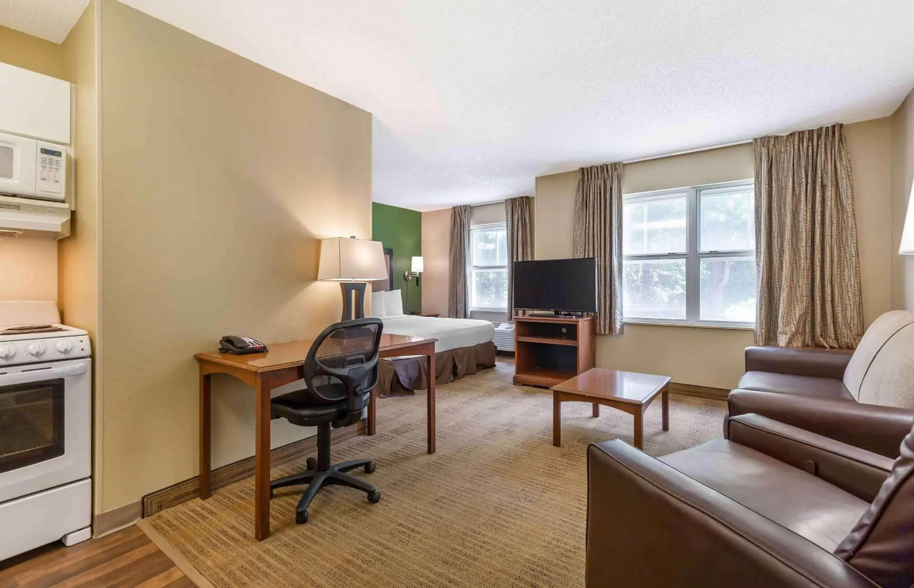 Bedroom, Seating Area in Extended Stay America Suites - Washington, D.C. - Gaithersburg - South