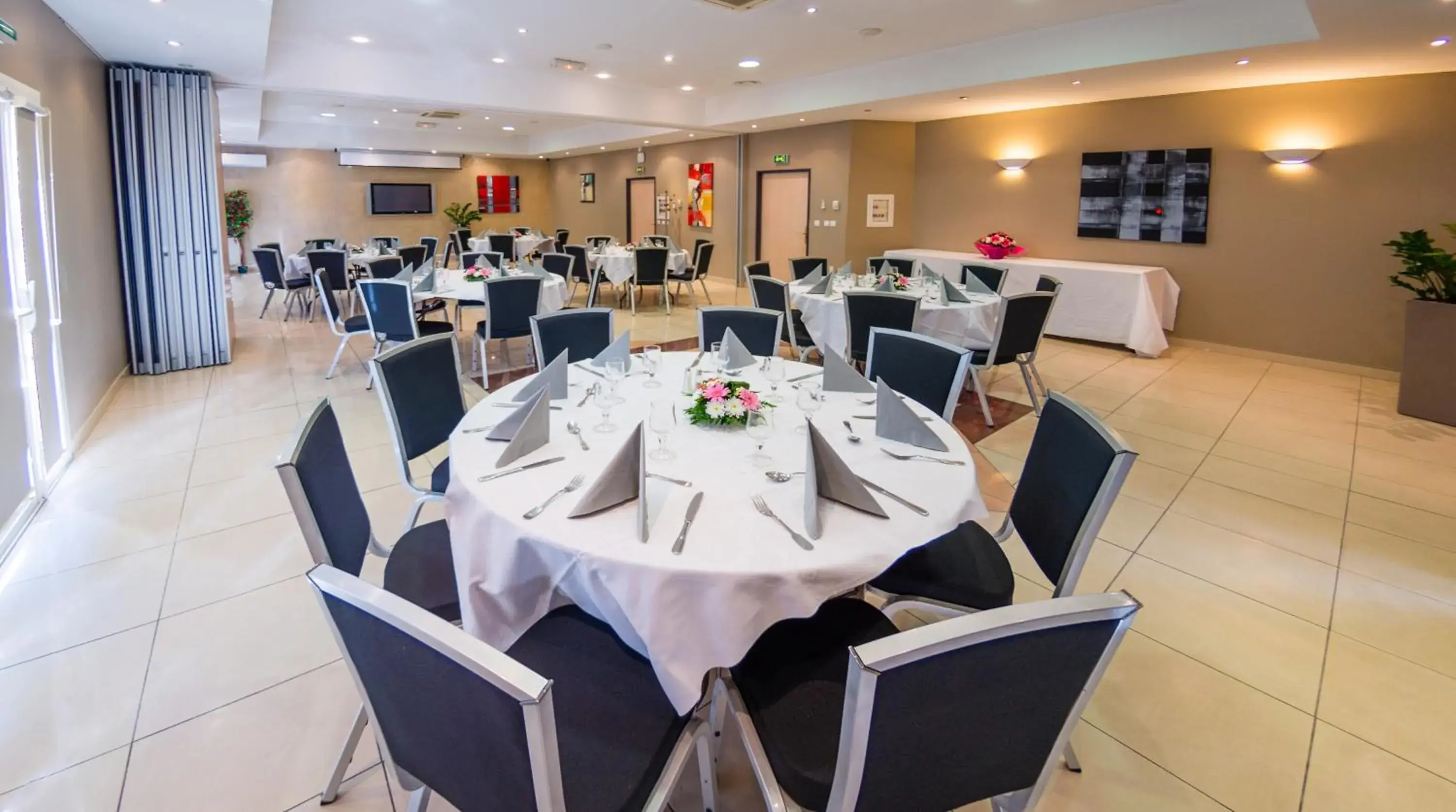 Banquet/Function facilities, Restaurant/Places to Eat in Hôtel Ariane