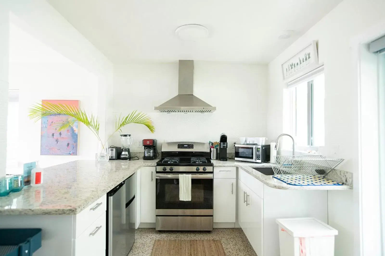 Kitchen/Kitchenette in Casa Limonada Boutique Motel