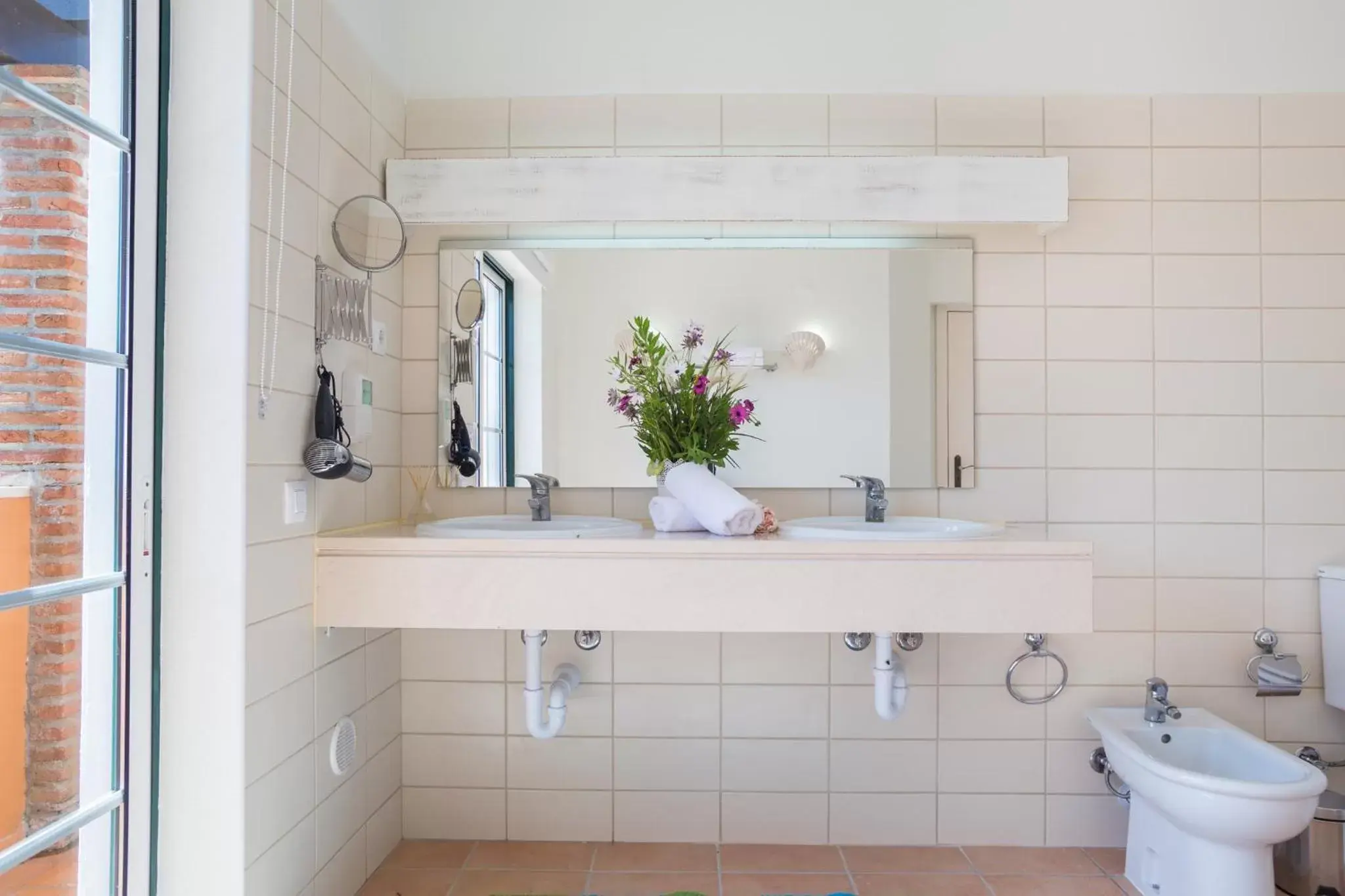 Bathroom in Colina da Lapa & Villas