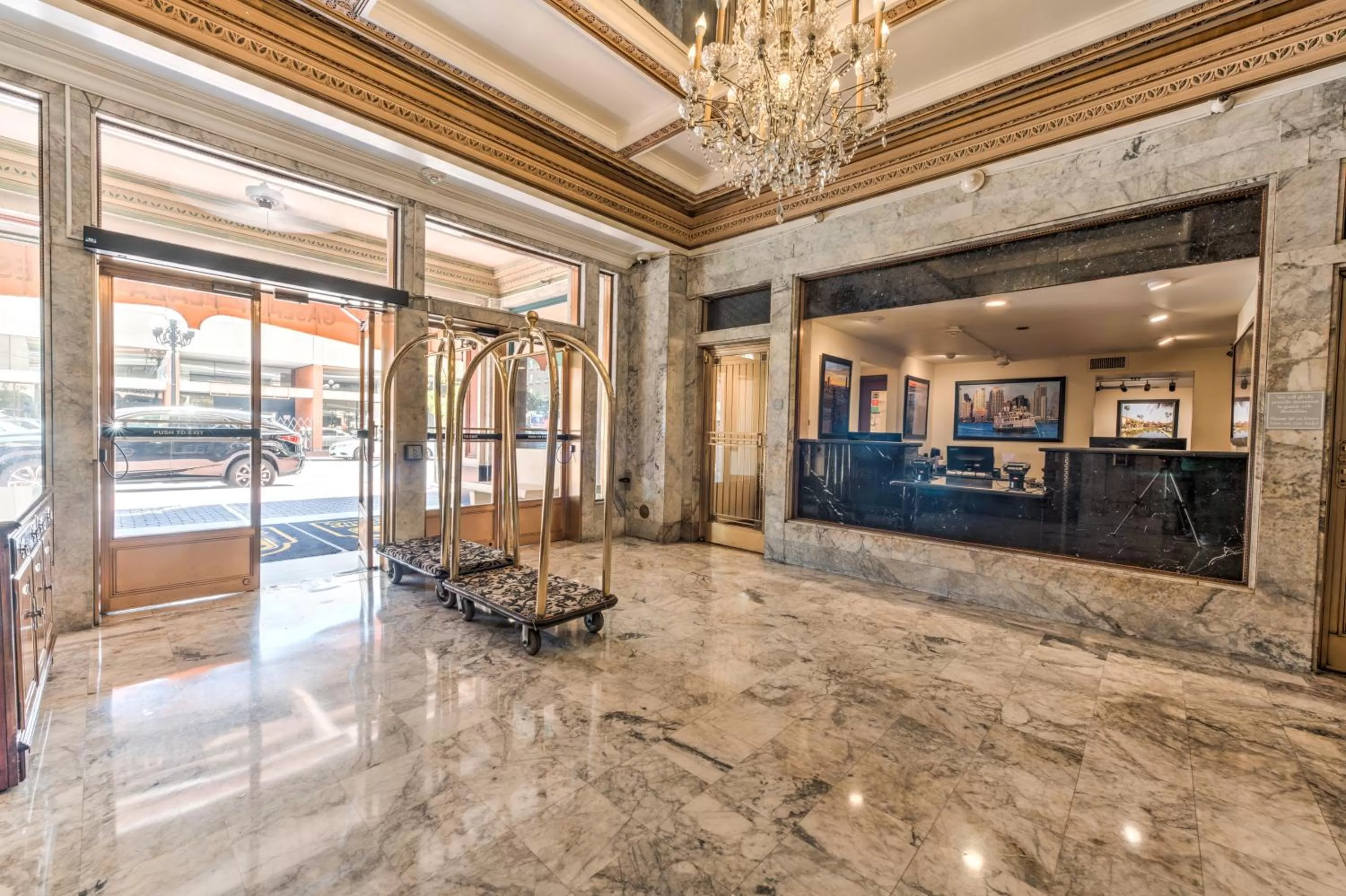 Lobby or reception in Gaslamp Plaza Suites