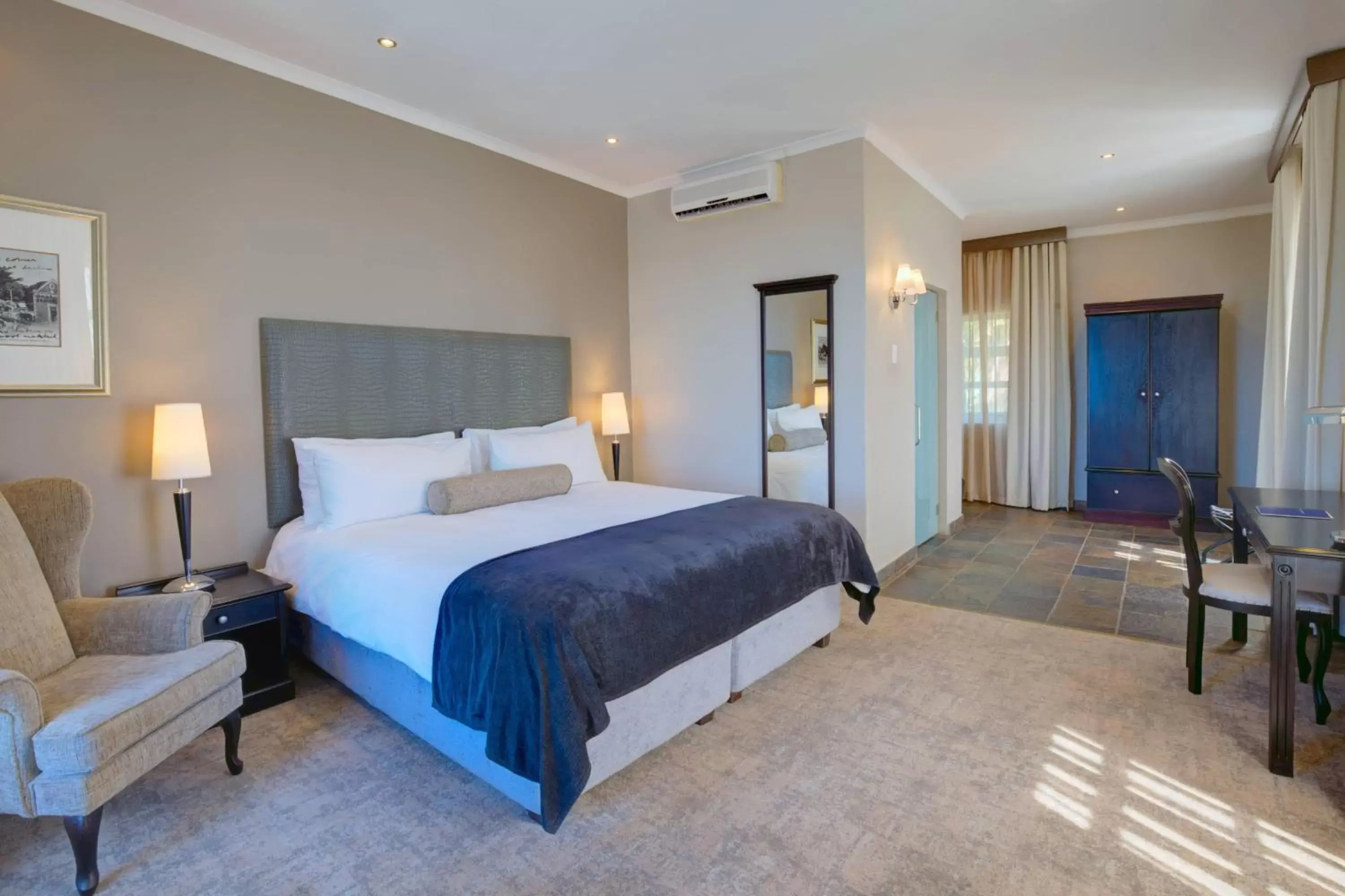 Photo of the whole room, Bed in Protea Hotel by Marriott Mossel Bay