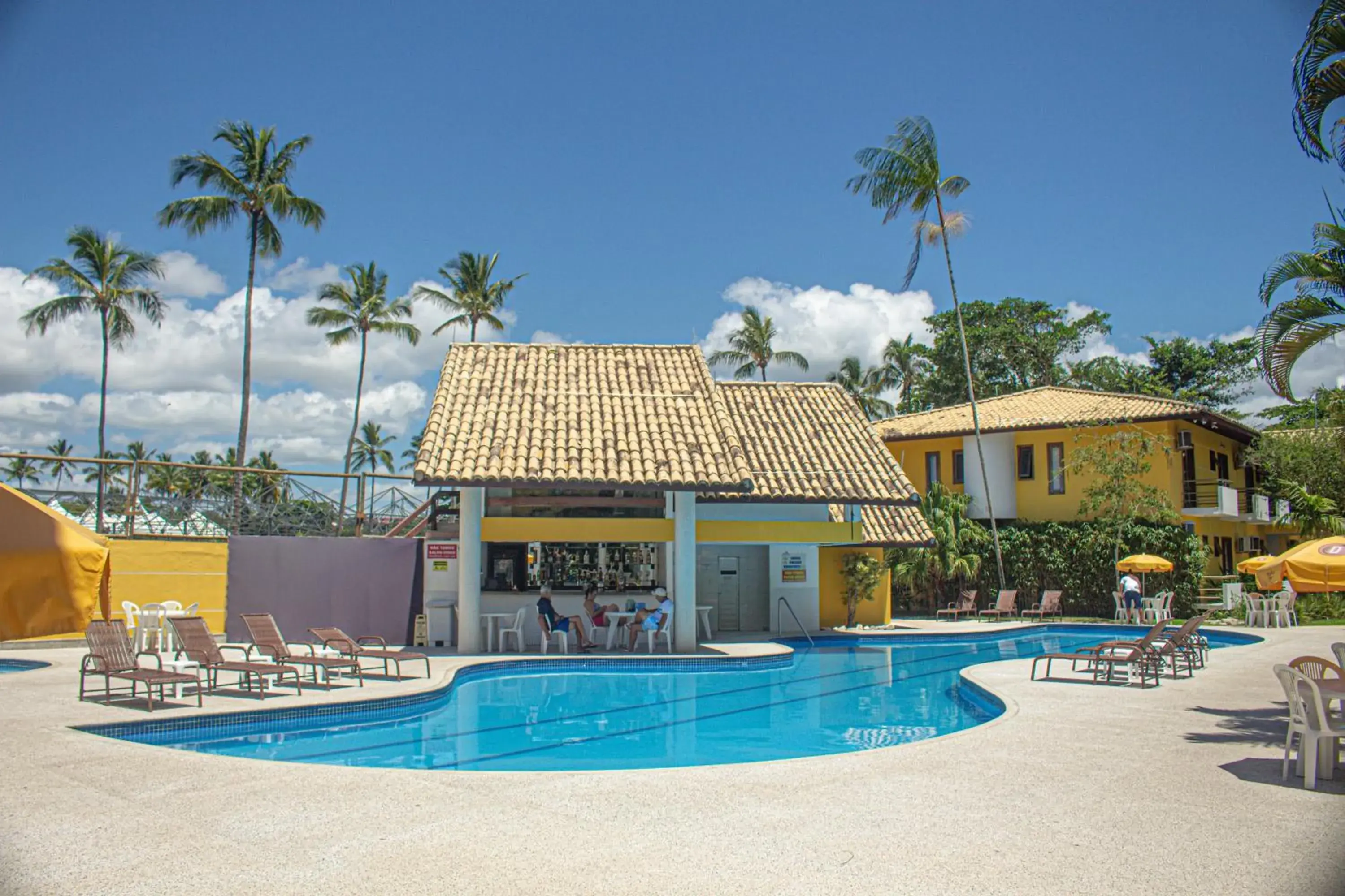 Swimming Pool in Sunshine Praia Hotel