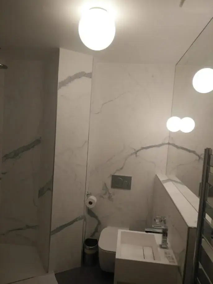 Bathroom in Hotel Ferney République
