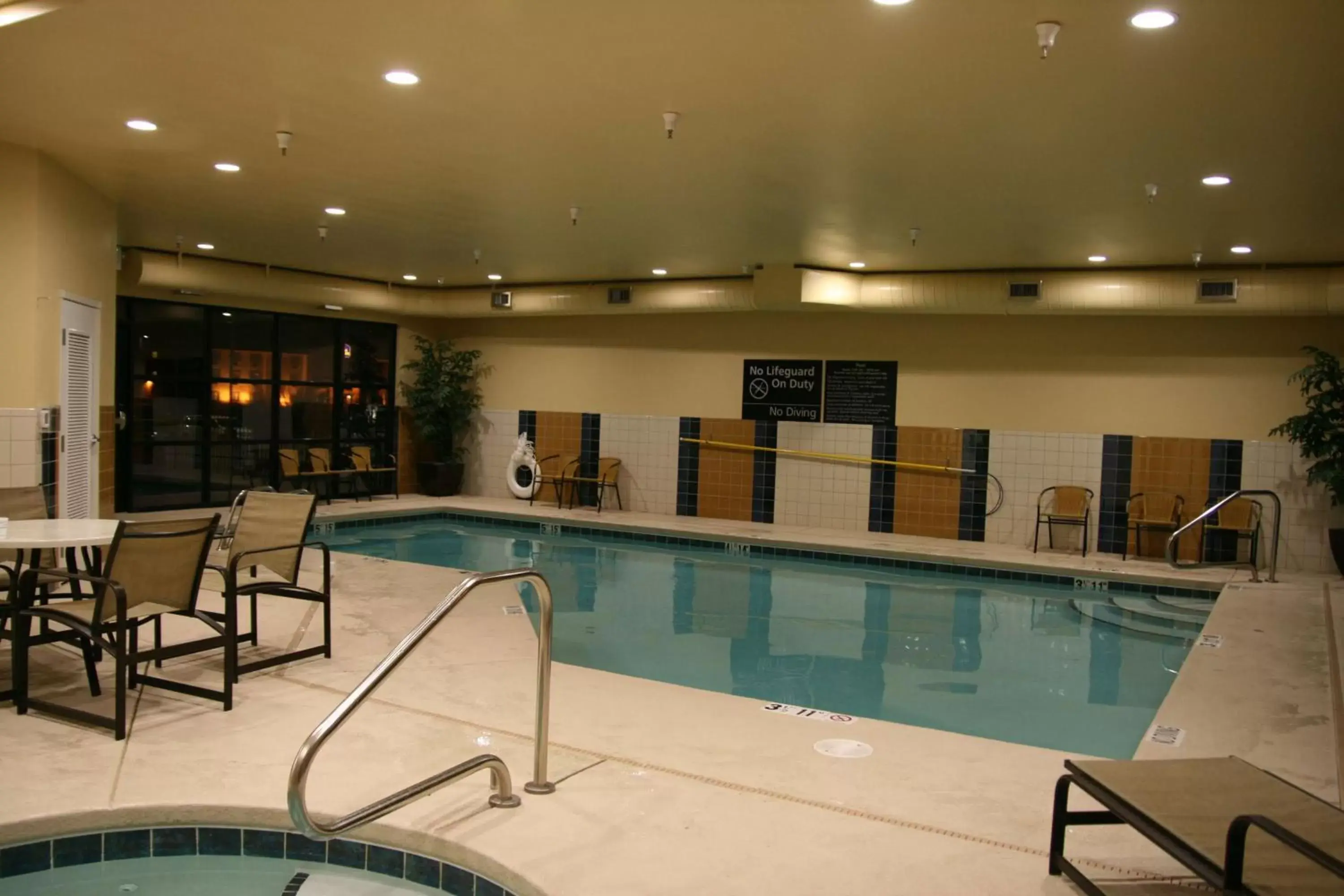 Pool view, Swimming Pool in Hampton Inn and Suites Pueblo/North